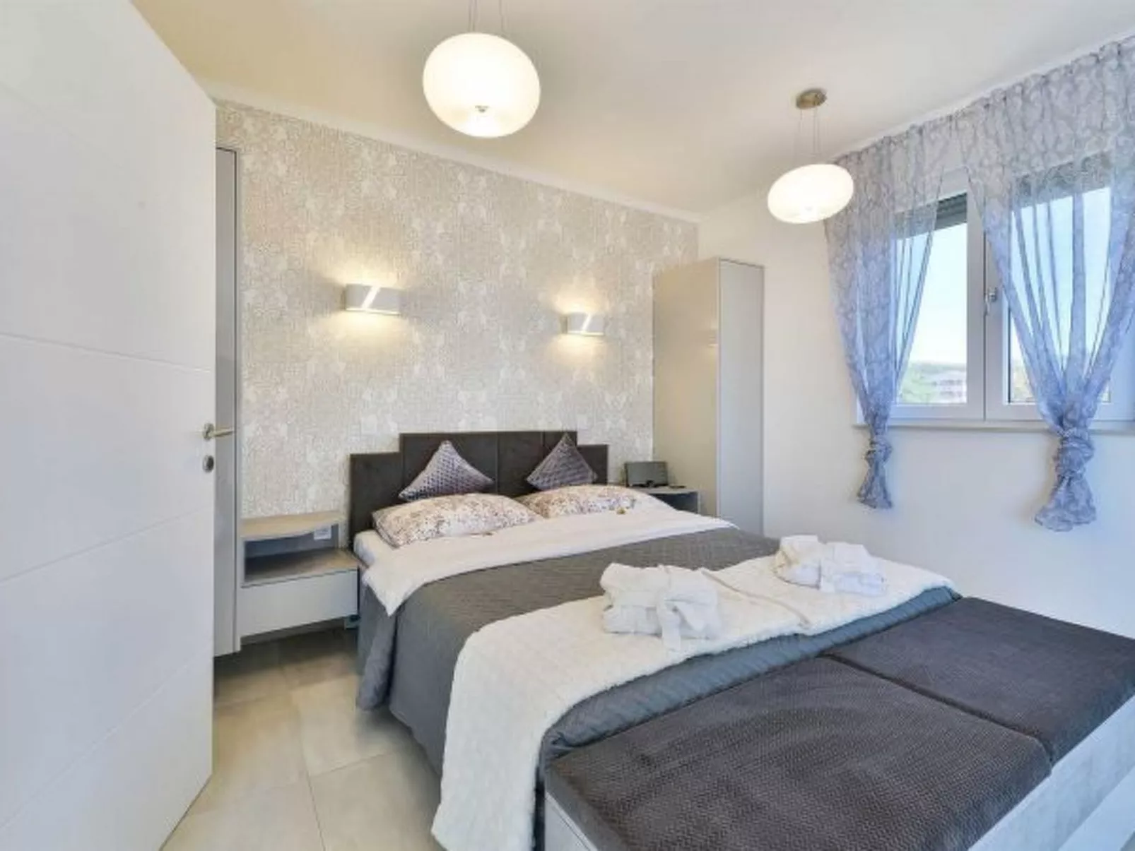 Penthouse Laudato with jacuzzi - Image-tags.info