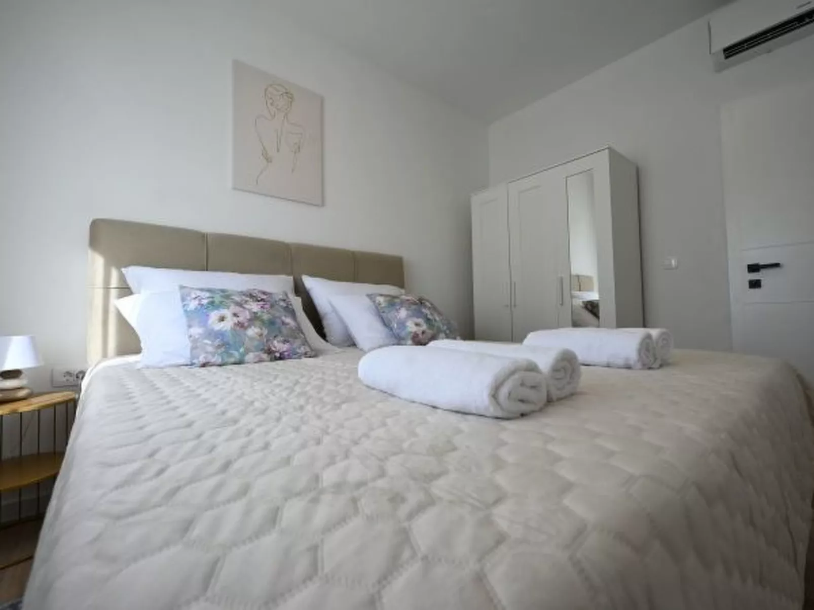 Villa Zara Blu with pool - Image-tags.info