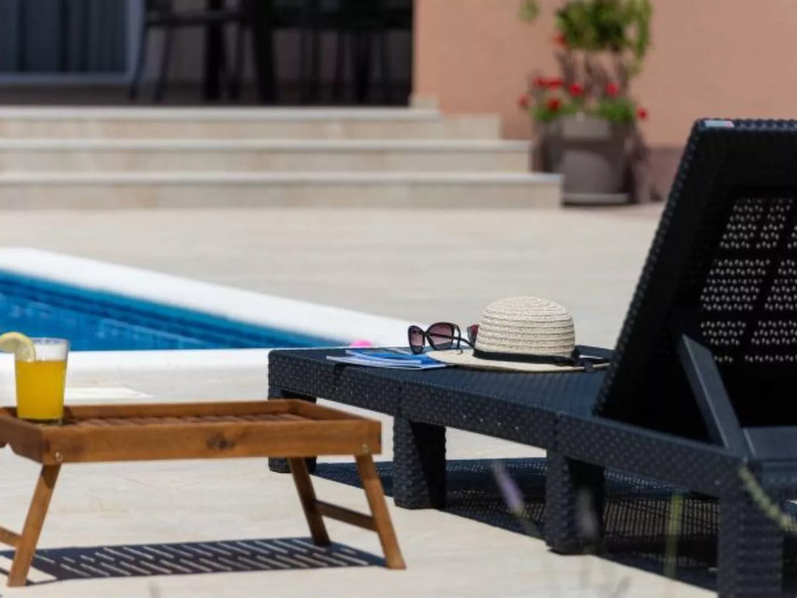 Villa First Hill with heated pool - Image-tags.info