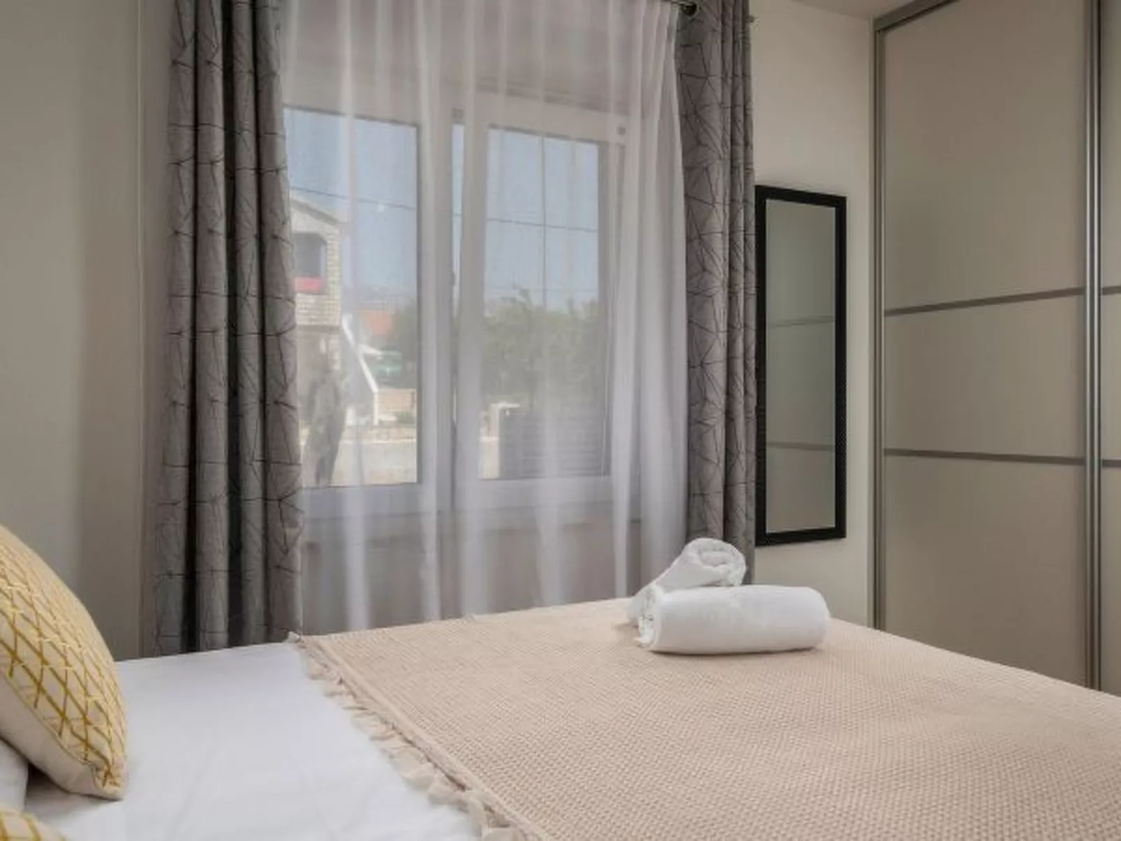 Seaview Villa Deep Green with pool - Image-tags.info