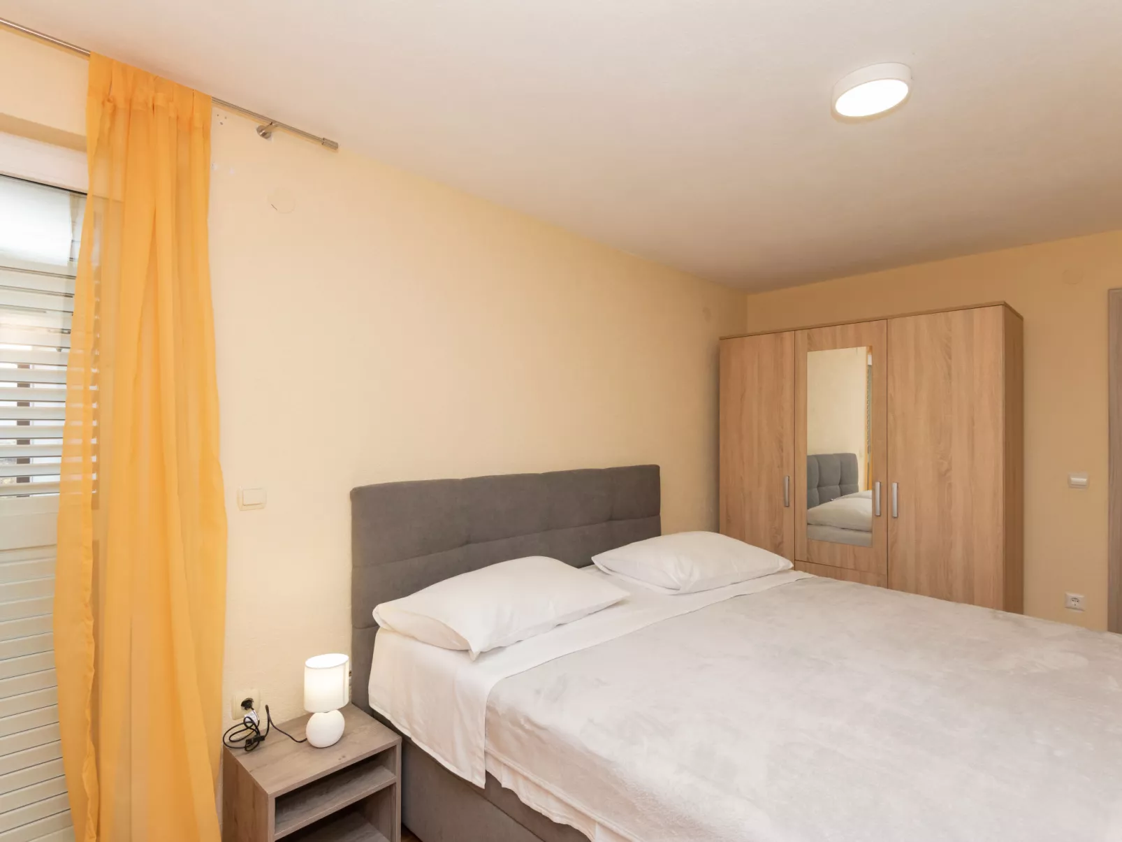 Matanovi dvori - Drinnen