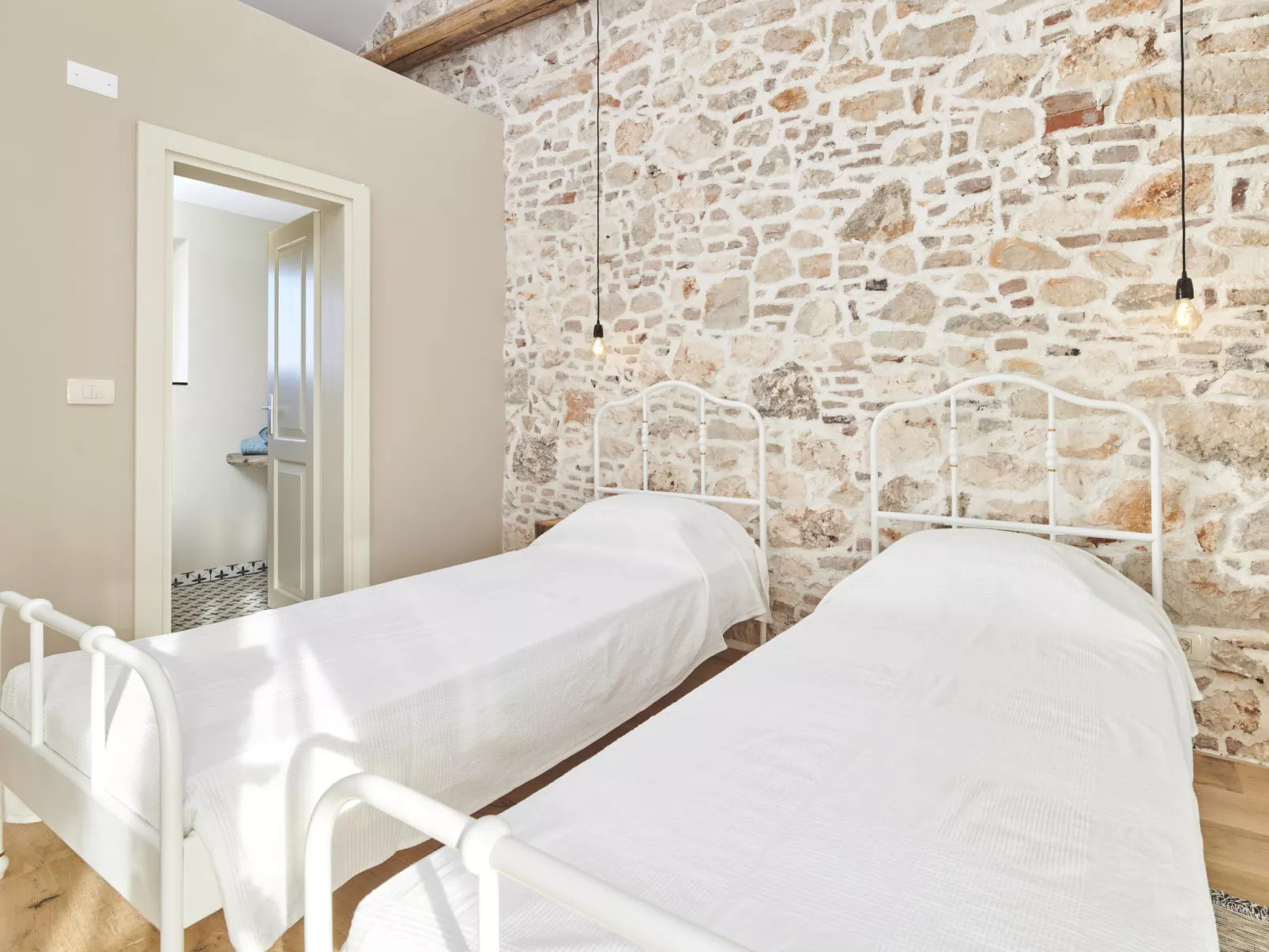 Mediterranea - Dedans