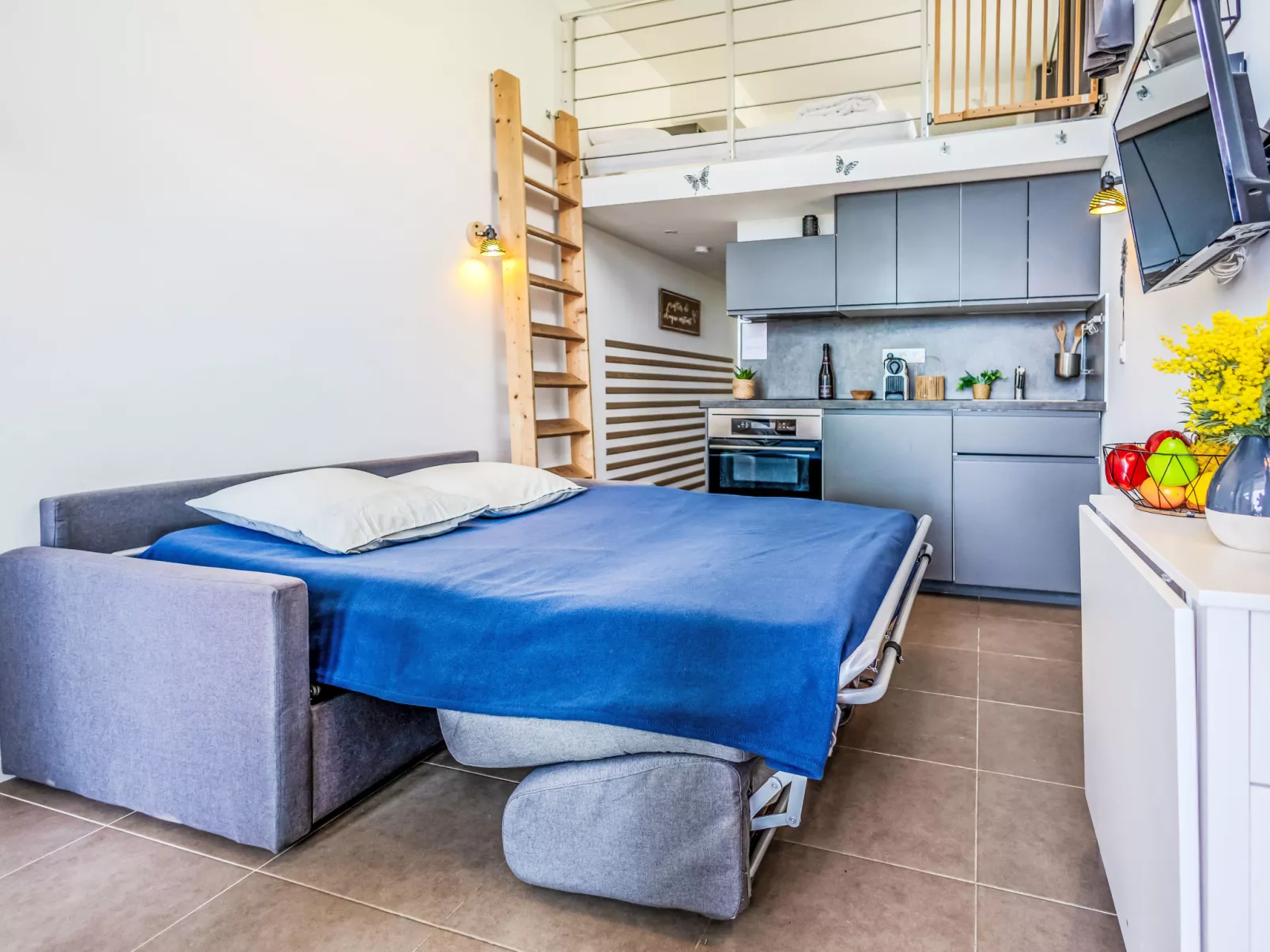 J6 174 L'Esquinade - Inside