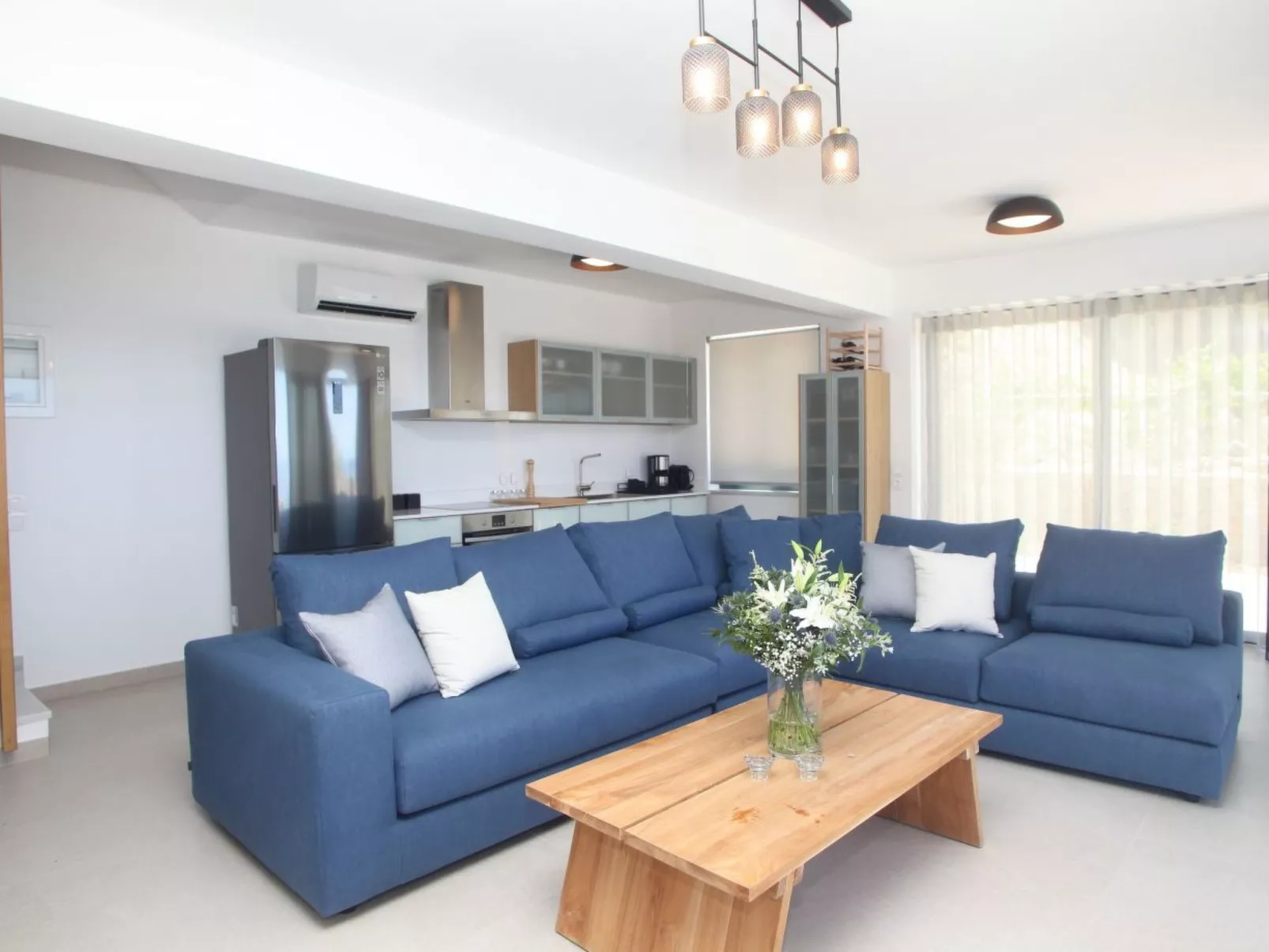 "Capro" mit Infinity-Pool - Inside