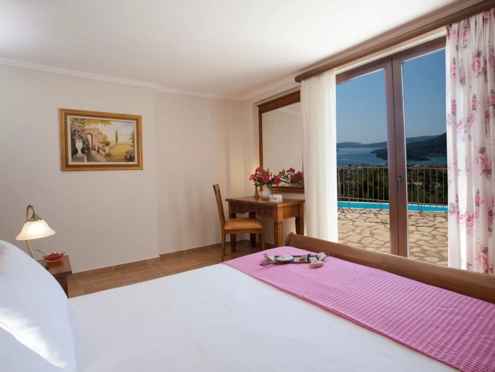 Luxuriöse Villa mit Infinity-Pool und Panoramablick - Drinnen