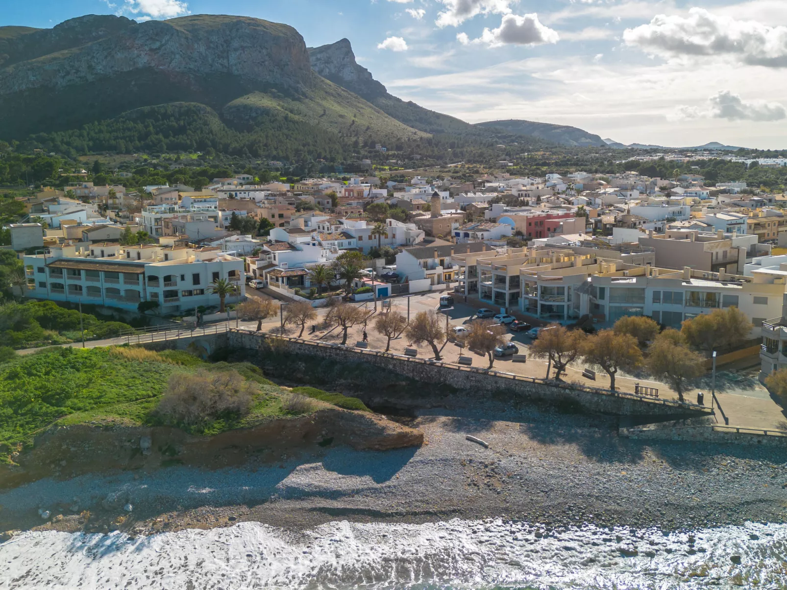 Vista Mar i Muntanya - Outside