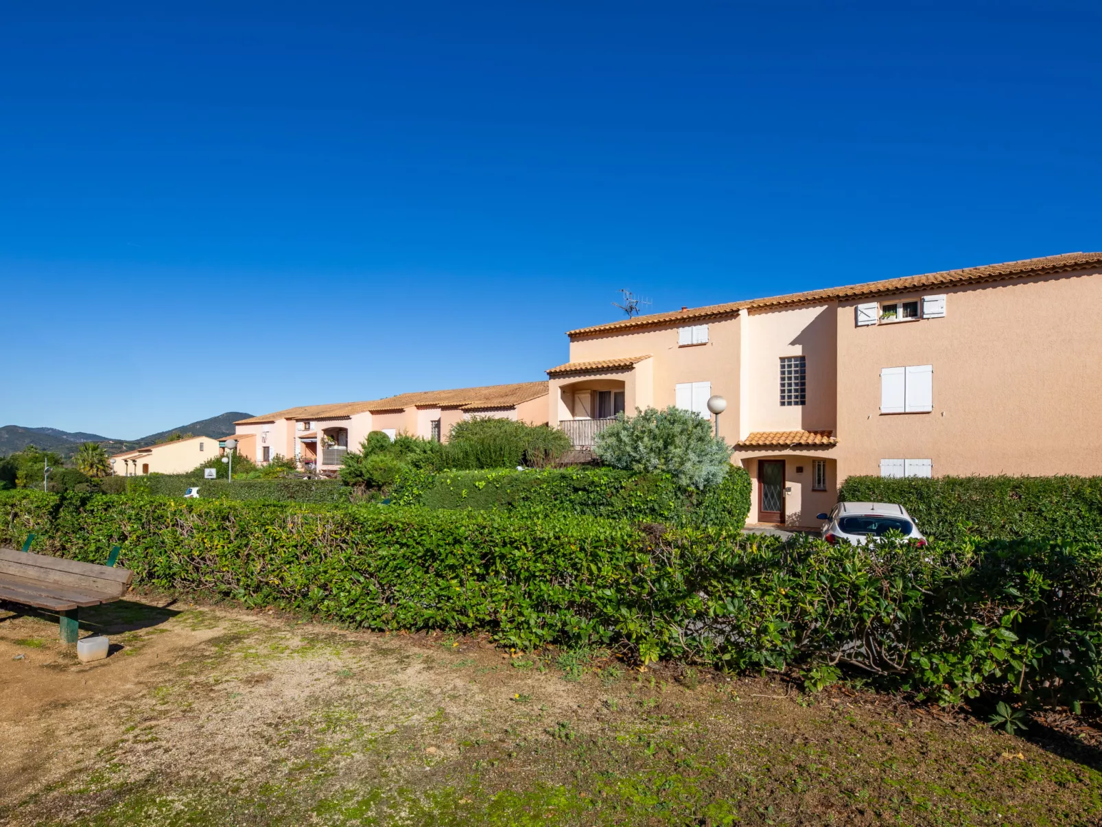 Lou Paradou - Dehors