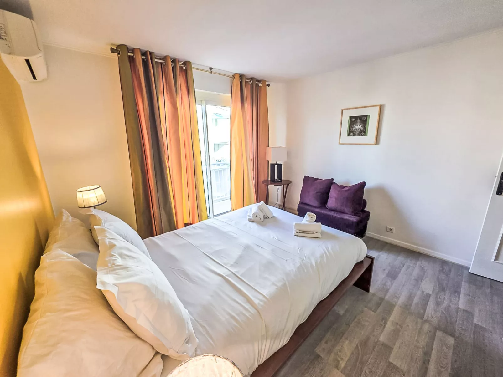 Reine Astrid - Inside