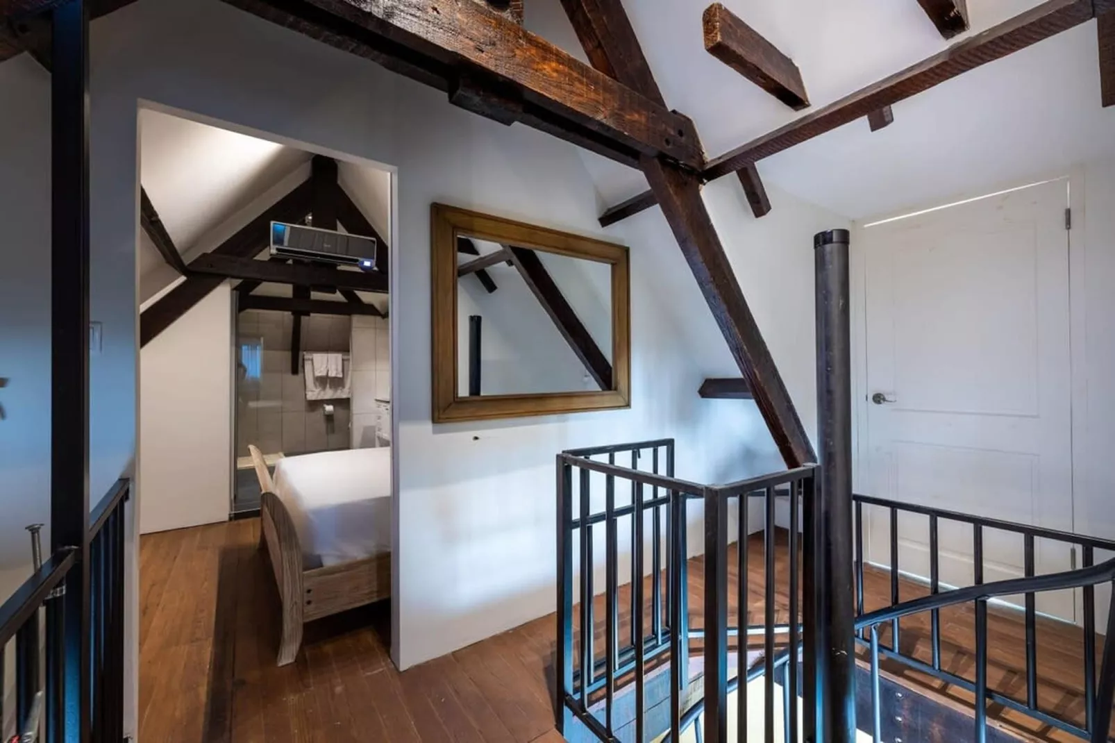 Plaza JoJo C - Landing