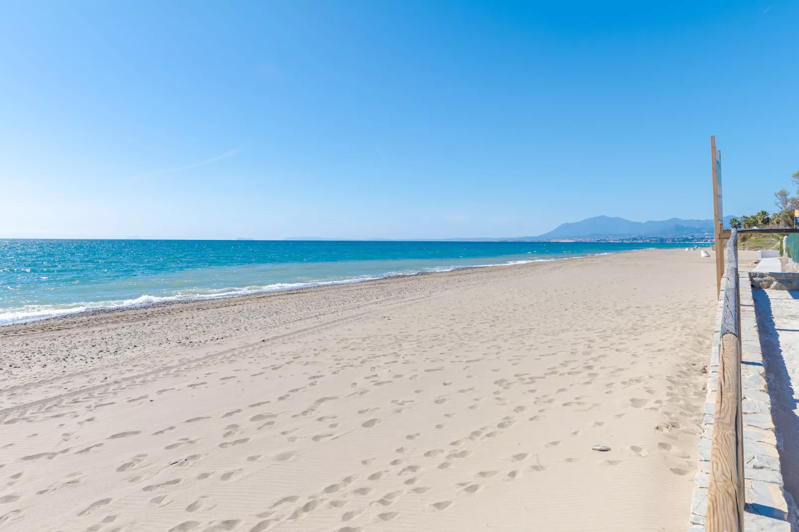 Apartment only 80 Meters from the Beach - Zones été à 1 km