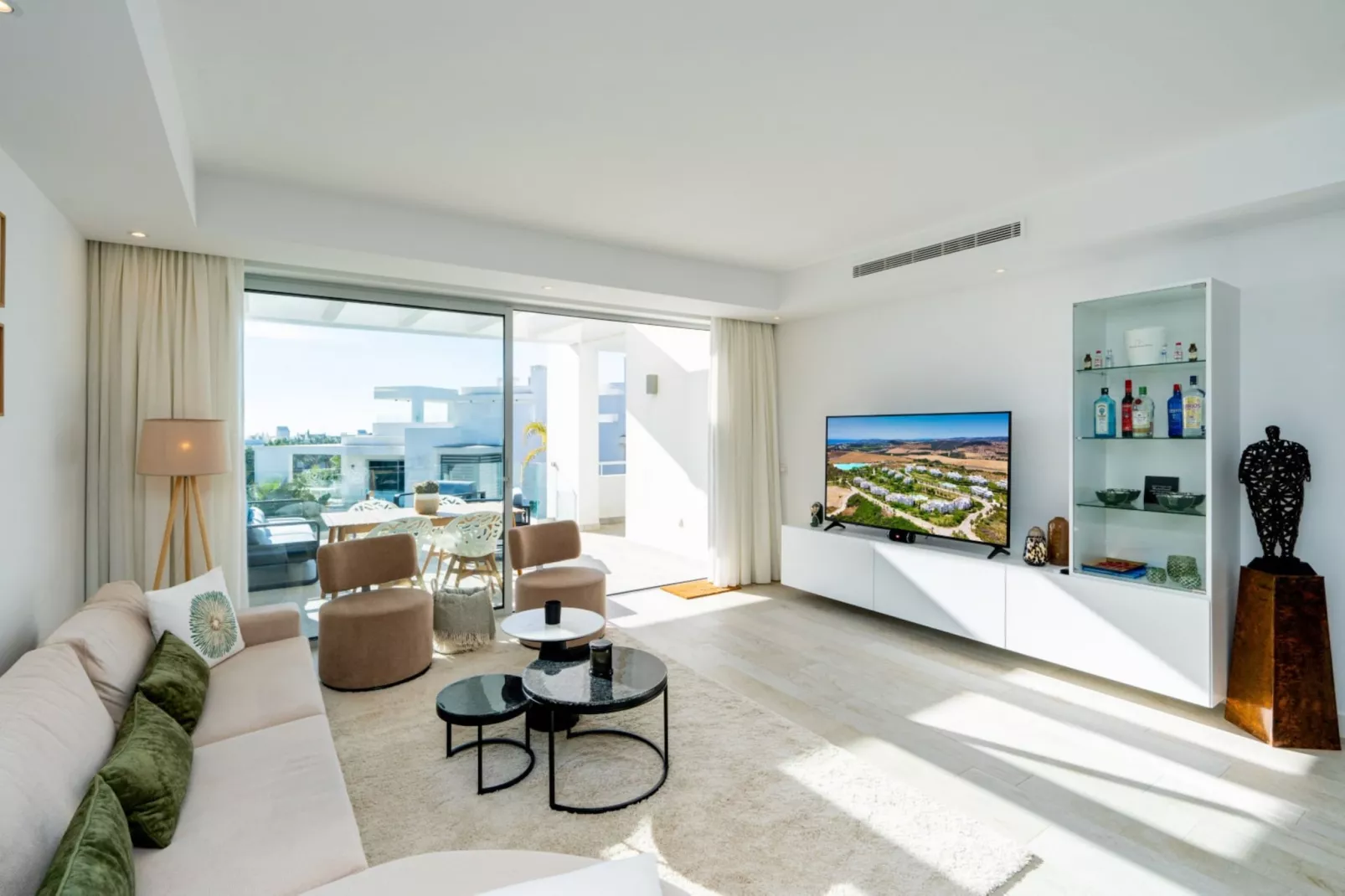Stylish 2-Bed Apartment | Alcazaba Lagoon (1713) - Salon