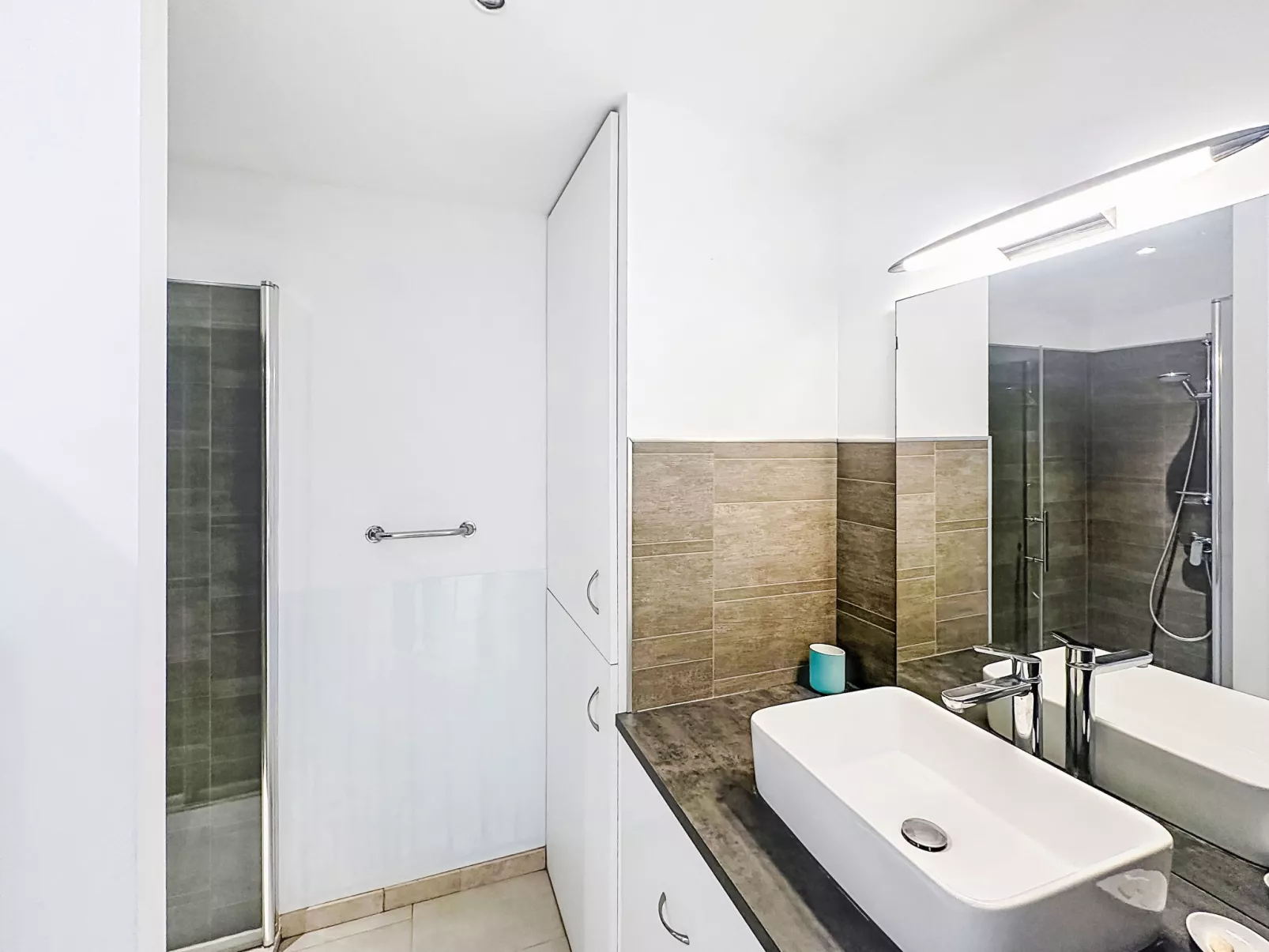 Le Perregaux - Inside