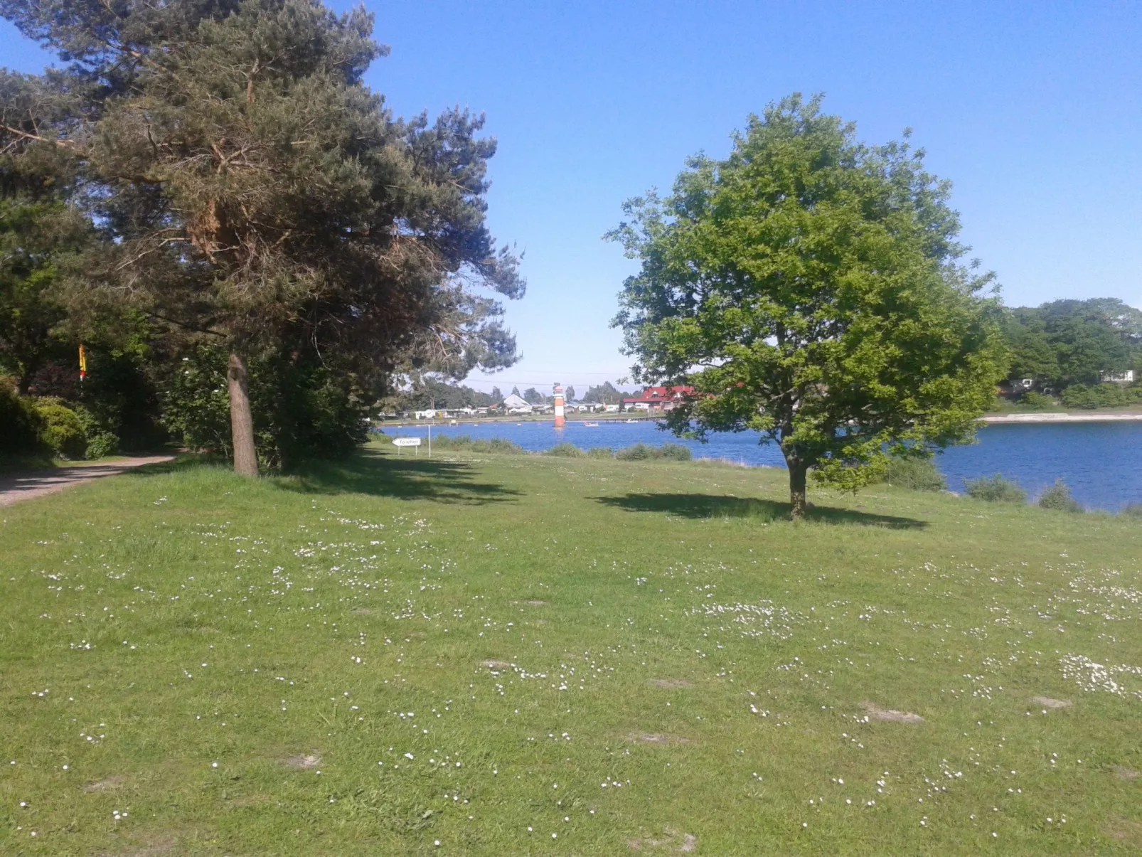 Mit atemberaubendem Blick auf den See - Draußen