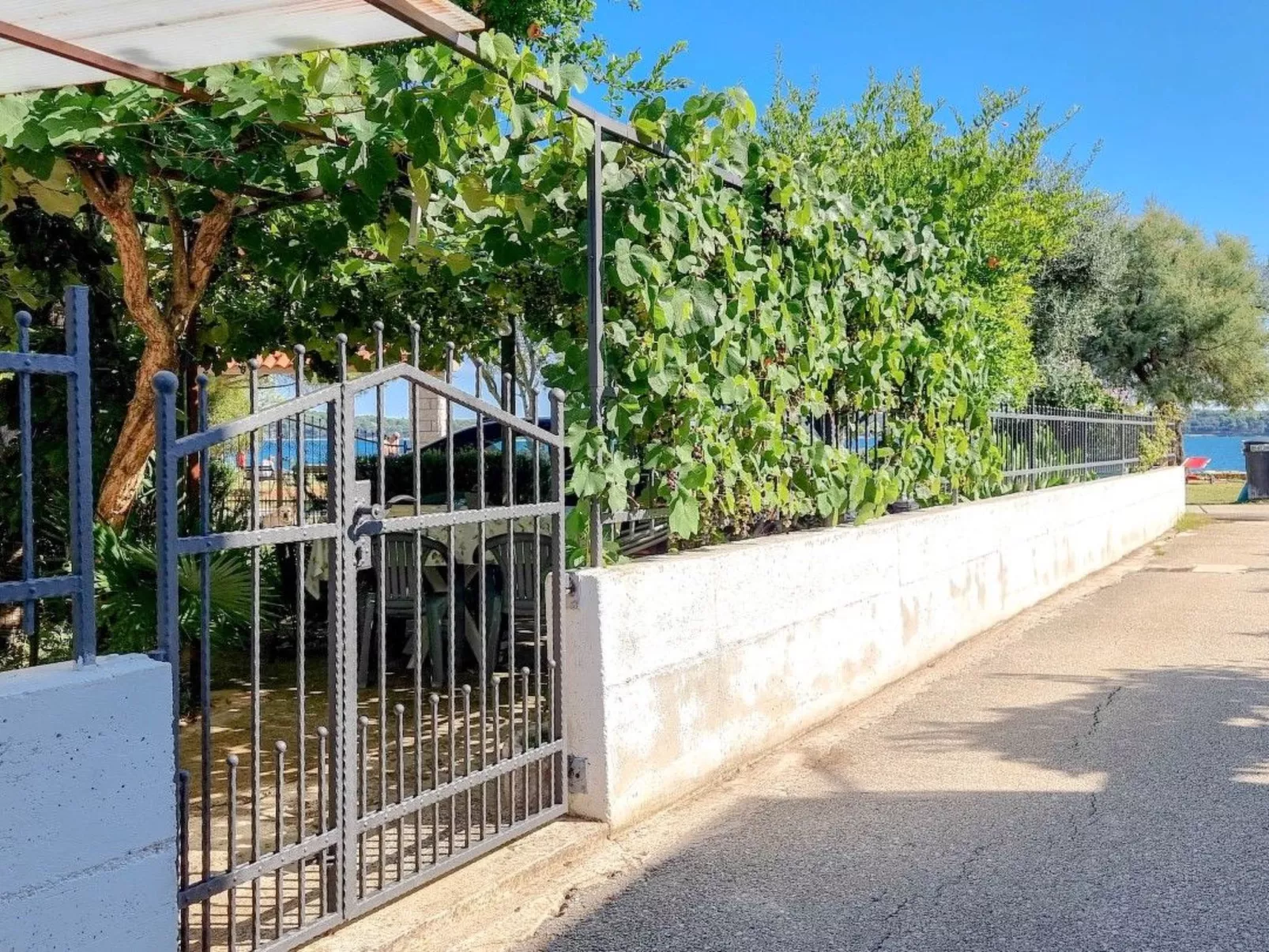 Wohnung "Pintar 1" mit Blick auf das Wasser - Draußen