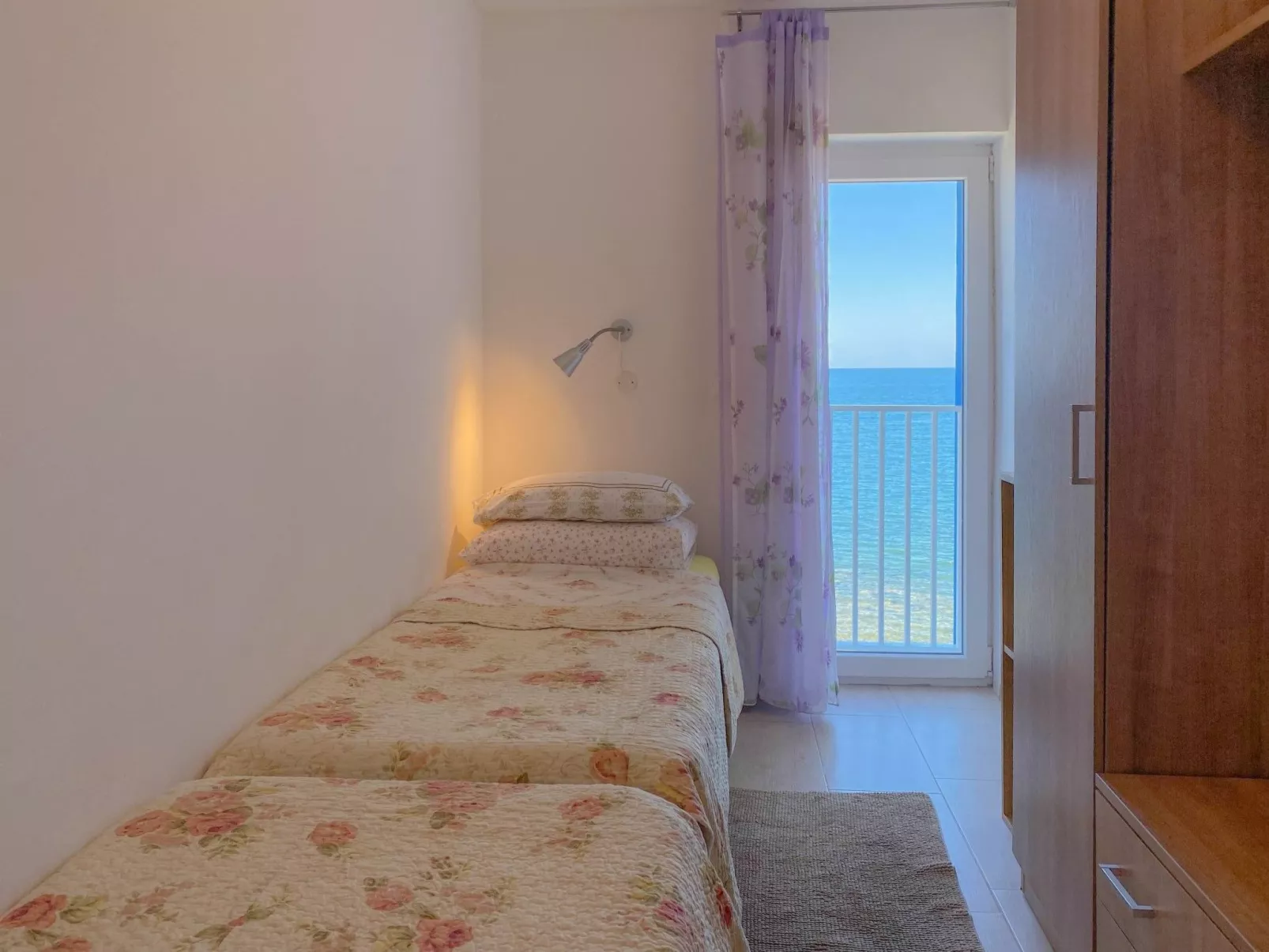 "Belvedere gore" - Inside