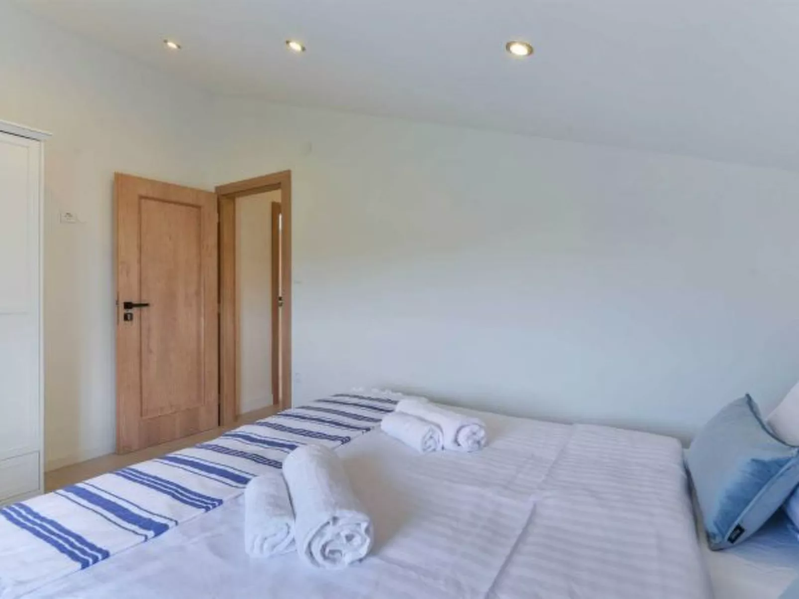 Luxury Villa Maria with large pool - Image-tags.info