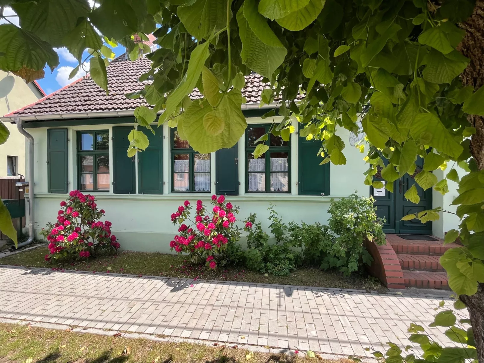 Holunderzimmer - Draußen