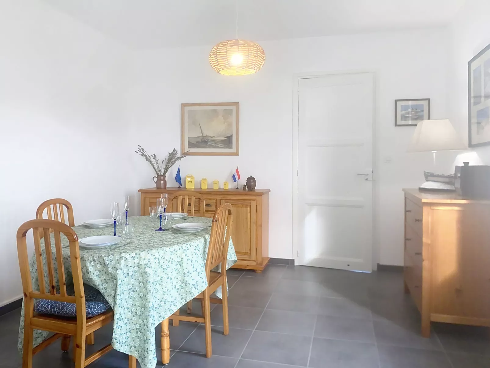 Mahionias's cottage - Drinnen