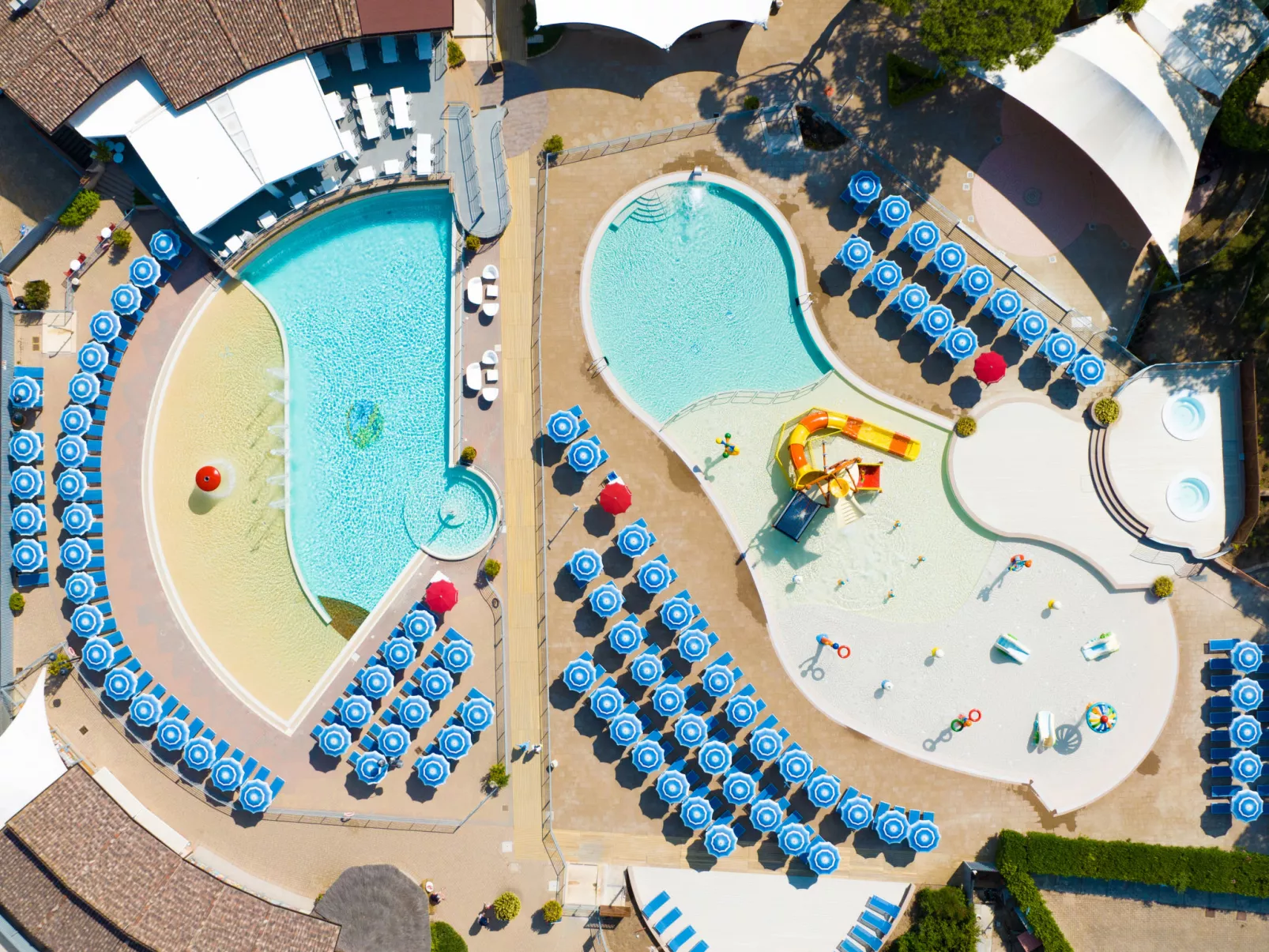 Prestige Family - Outside