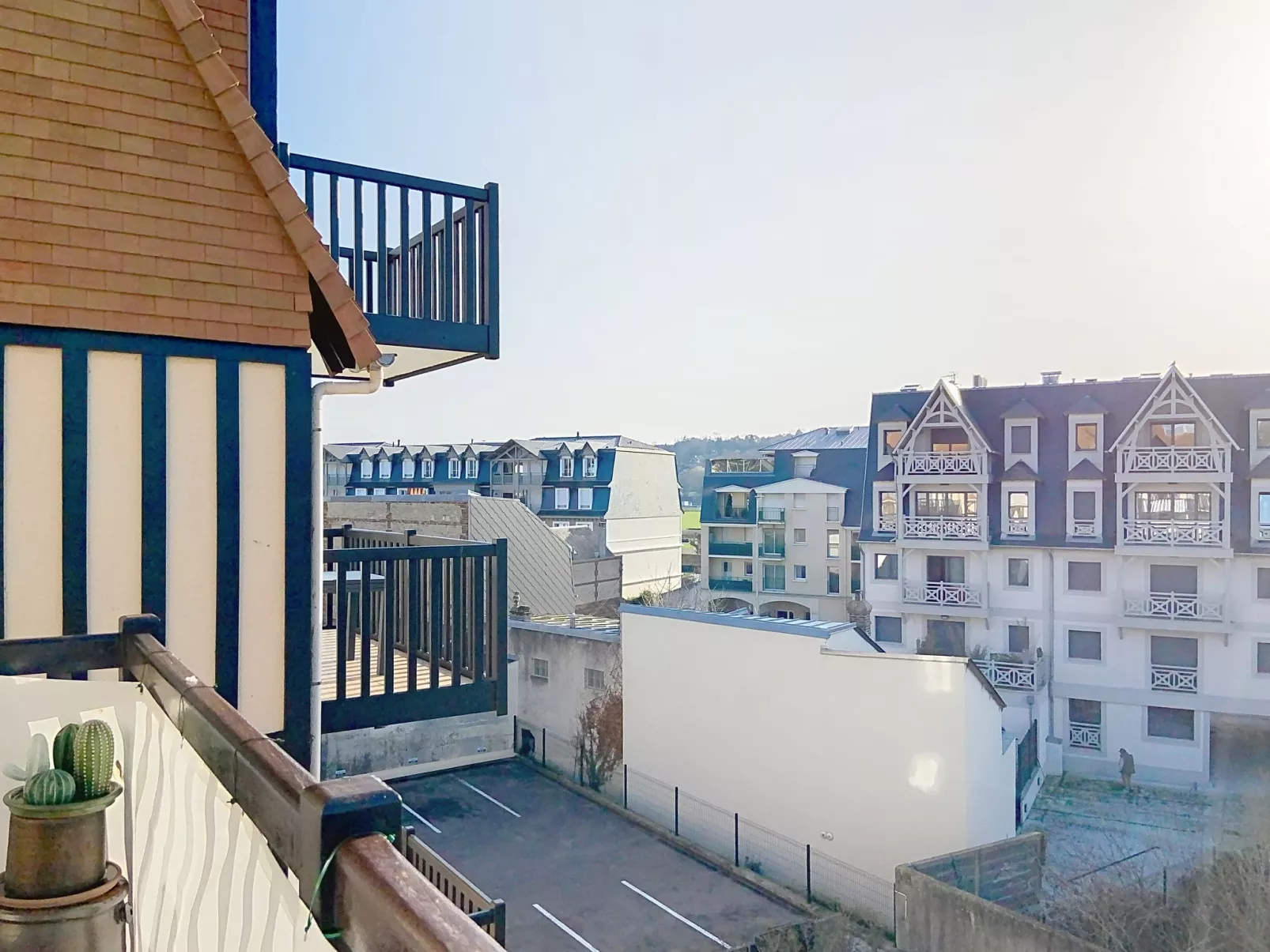 Le Jumping - Outside