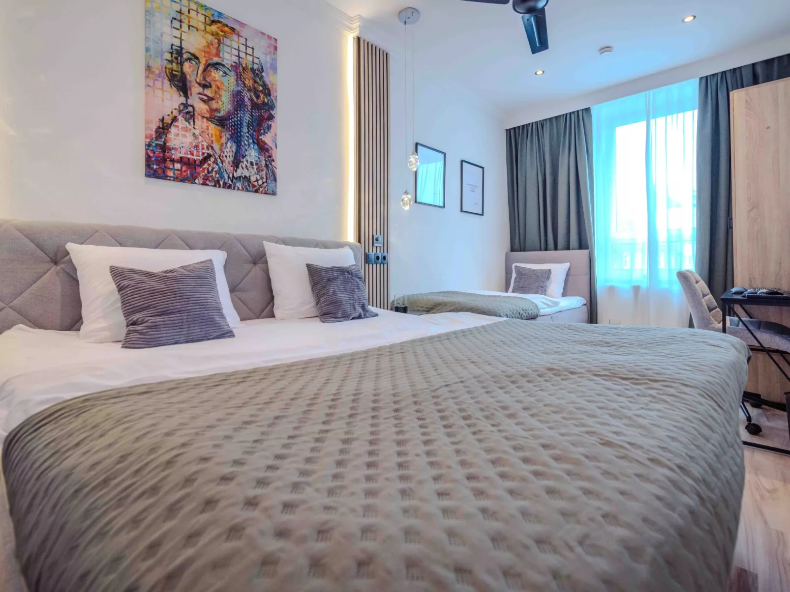 Schiller Apartment im Zentrum von Hof. Küche, Parkplatz, 250MBit Wlan - Inside