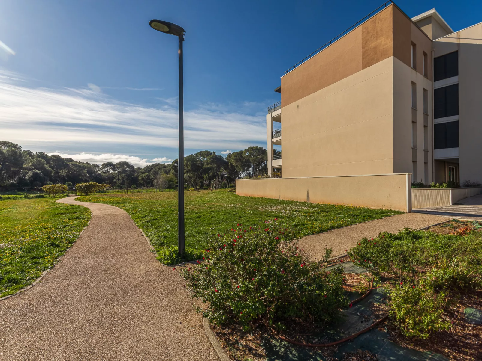 Nouvelles Terres E4 - Draußen