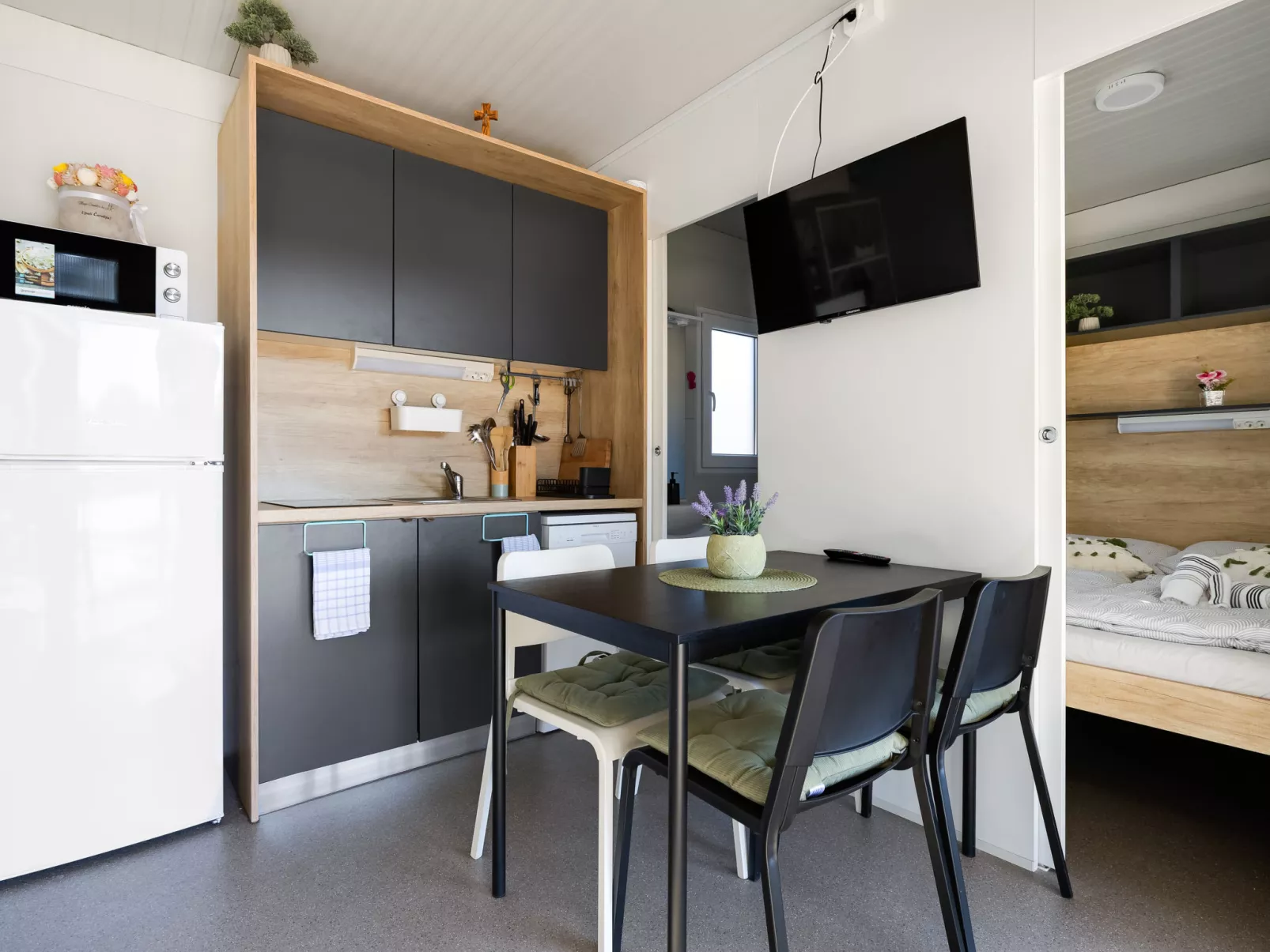 Maslina Delux - Drinnen