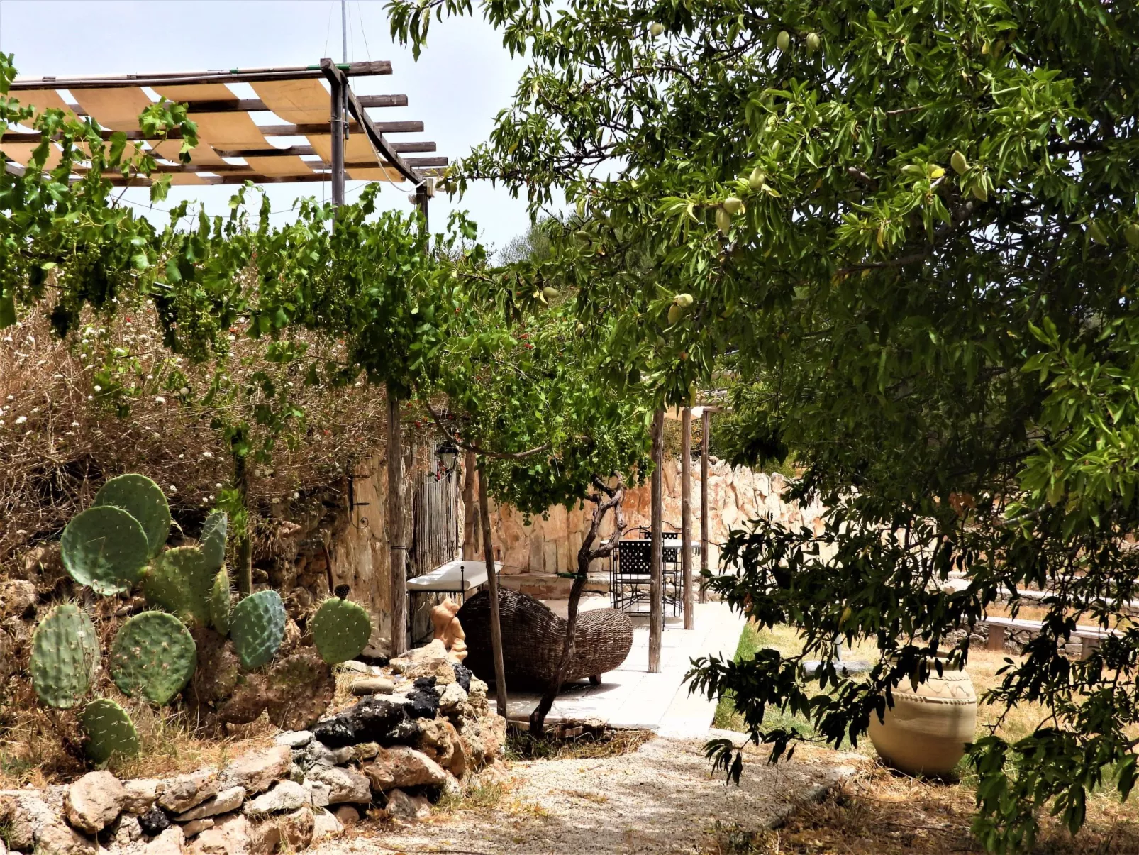 Giniusa' Studio mit Whirlpool-Badewanne - Outside