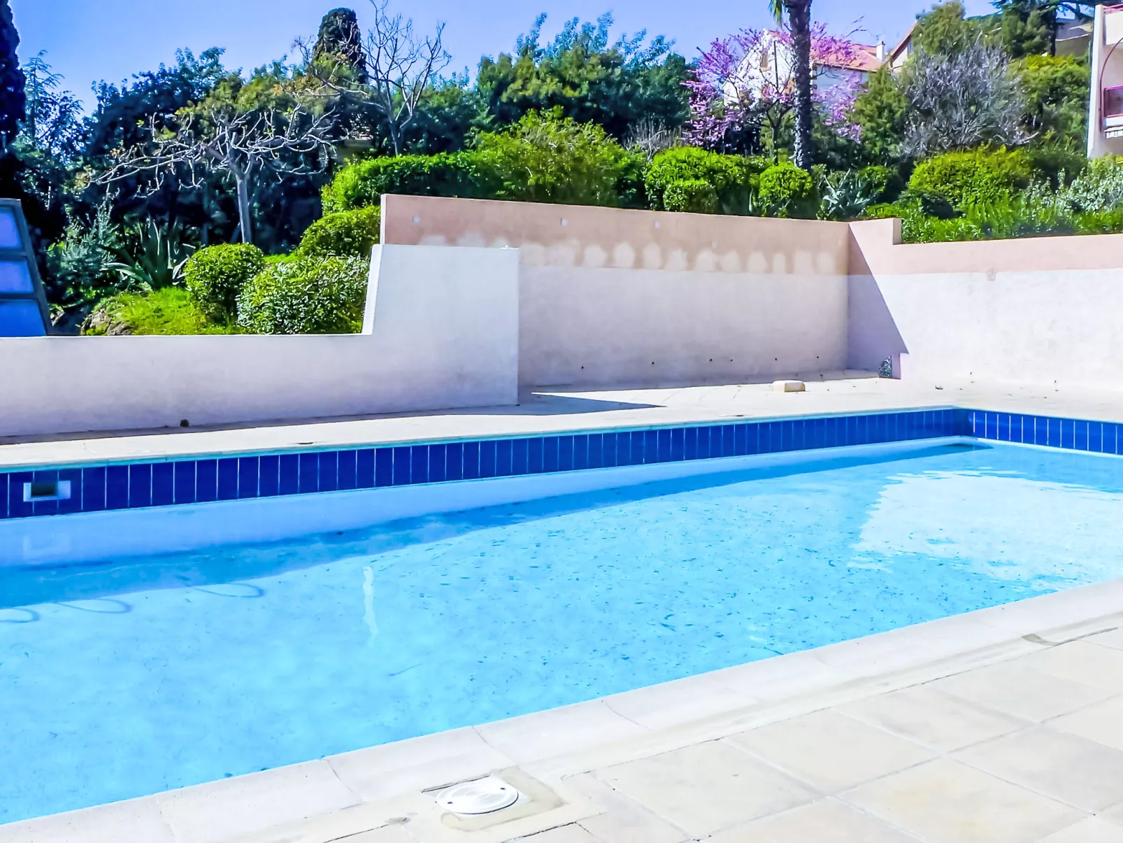 Les Mandariniers - Draußen