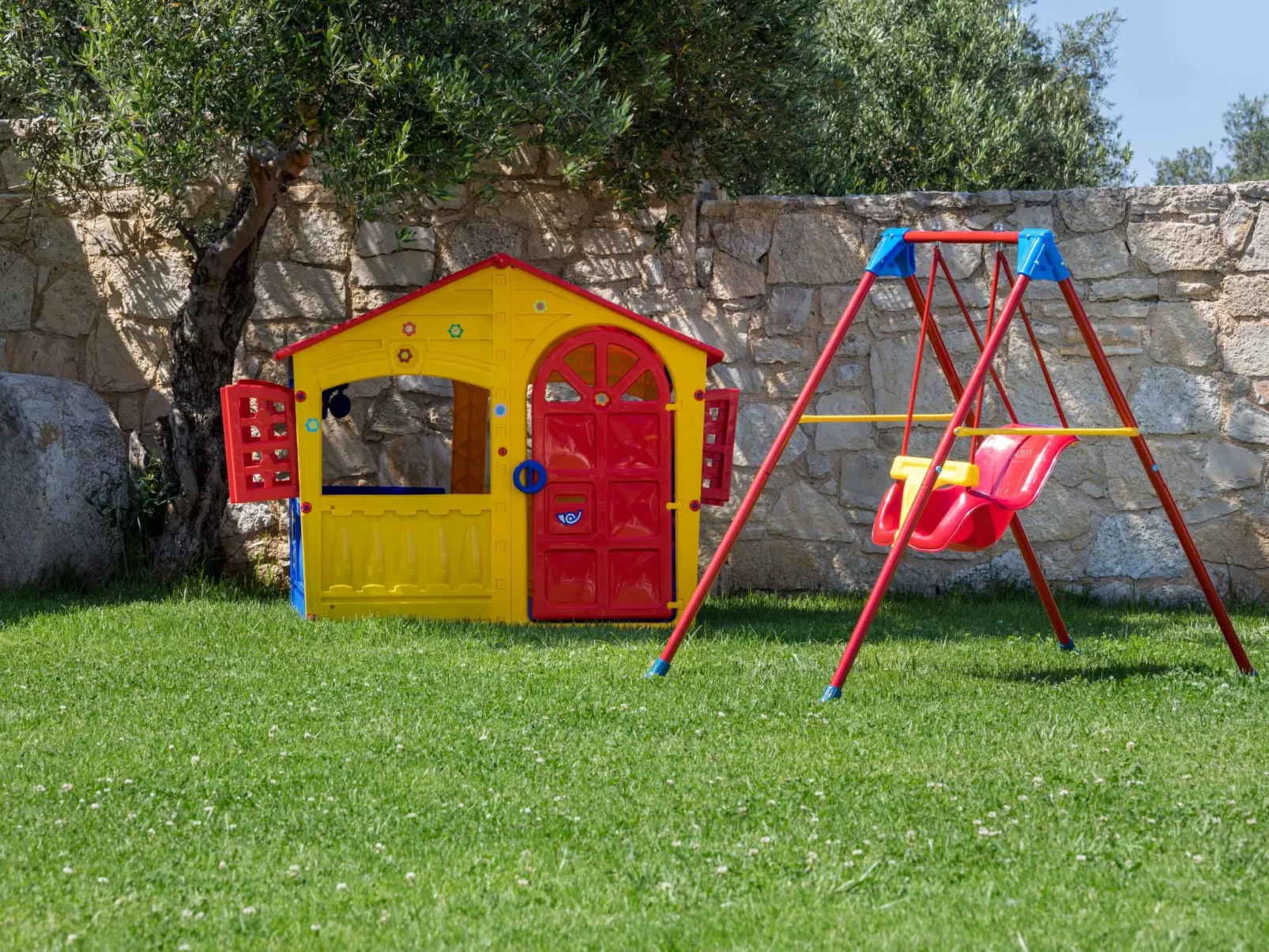 Familienvilla mit Pool, Billard und Grillplatz - Draußen