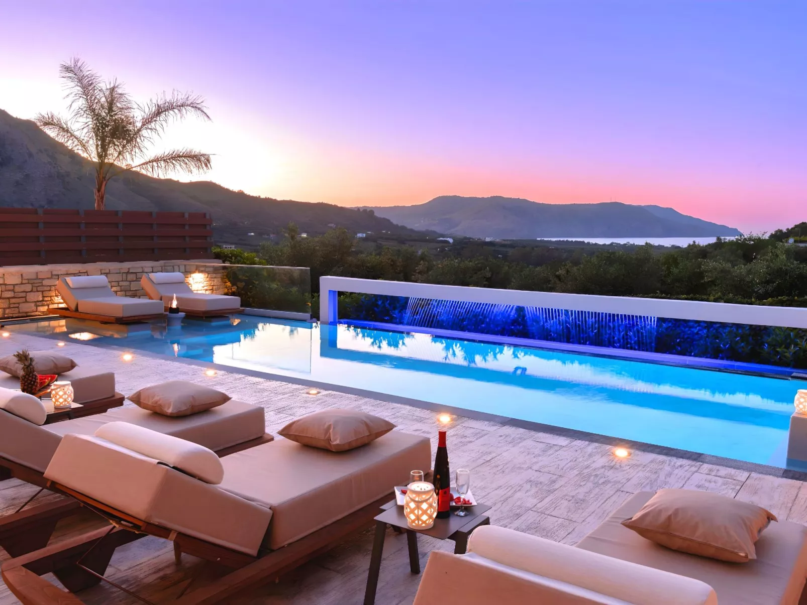 Villa "Minoas Grand" mit Blick auf das Wasser - Drinnen