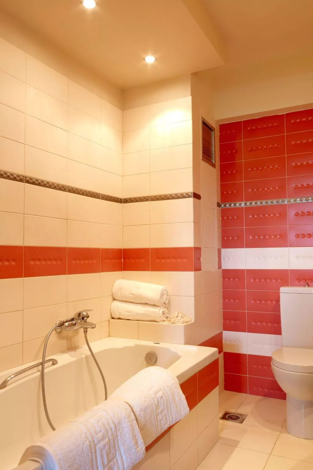 Luxuriöse, geräumige, private Villa mit sechs Schlafzimmern - Inside