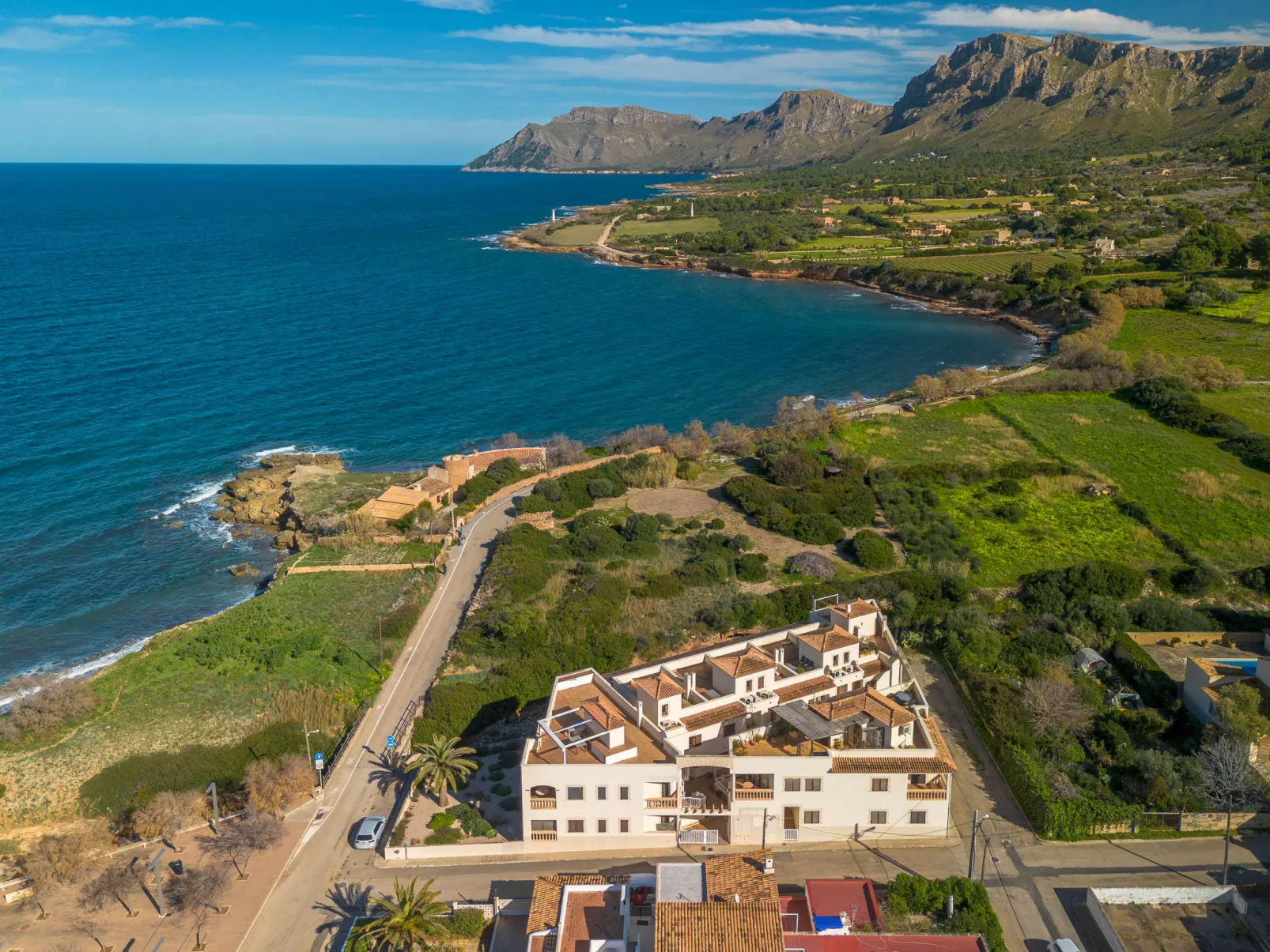 Vista Mar i Muntanya - Outside