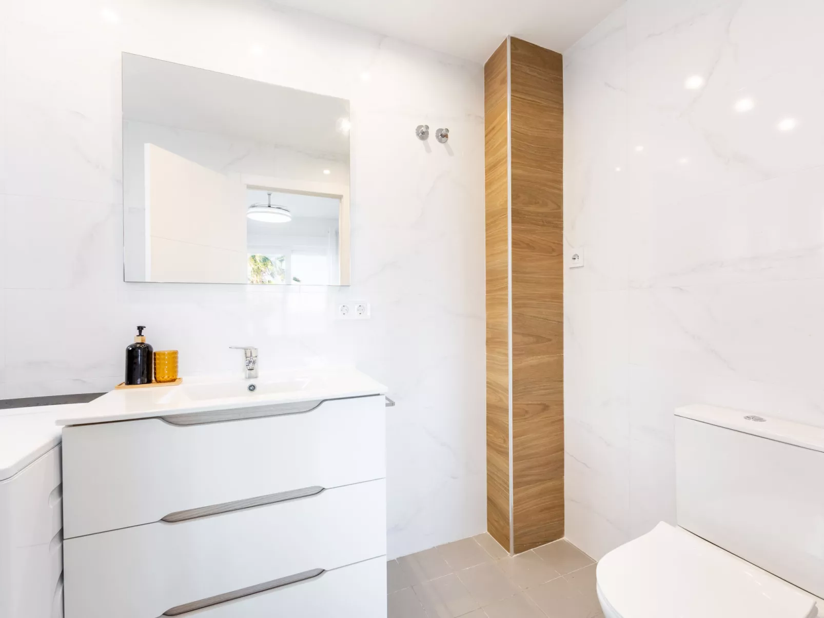 El Faro II - Drinnen