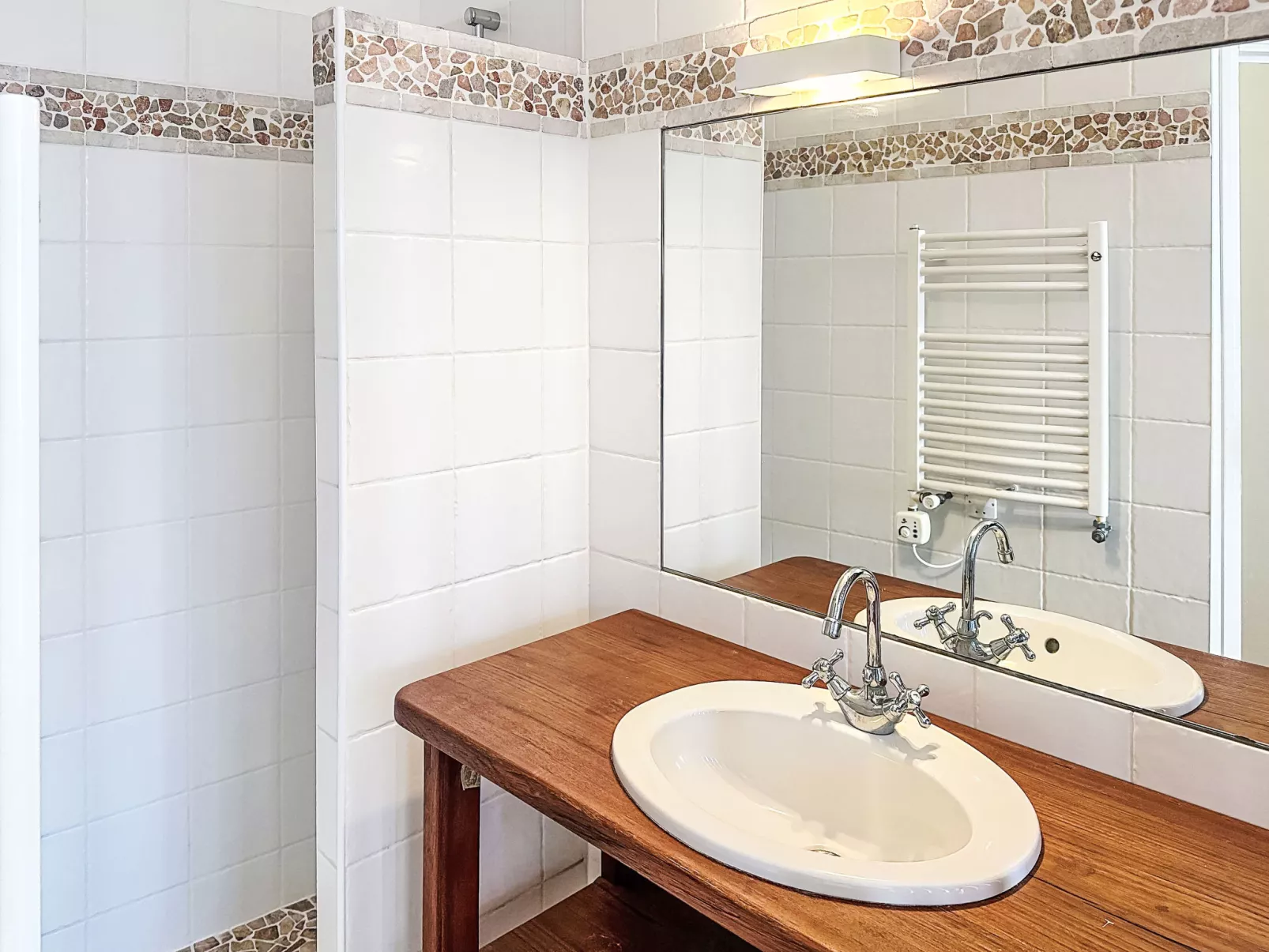 Les Amandiers - Inside