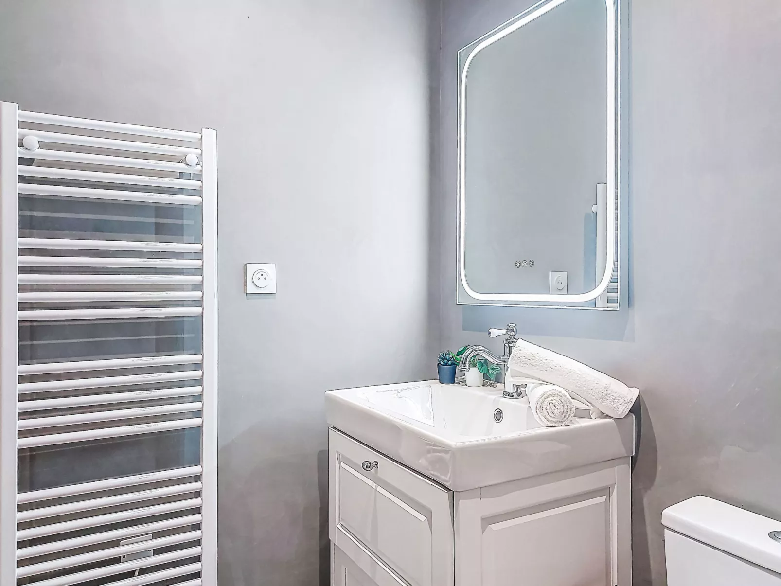 Les Cariatides 6 - Drinnen