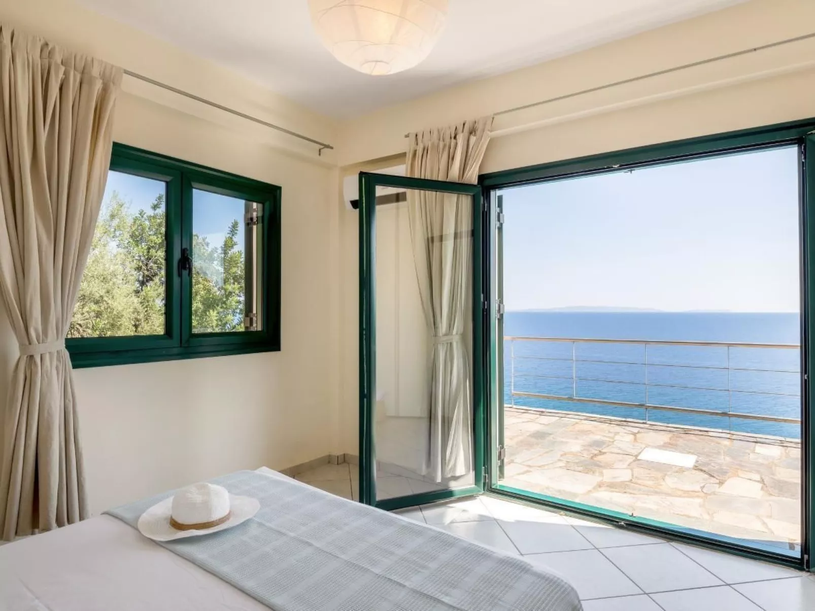 Mahatma Gandhi Villa - Inside