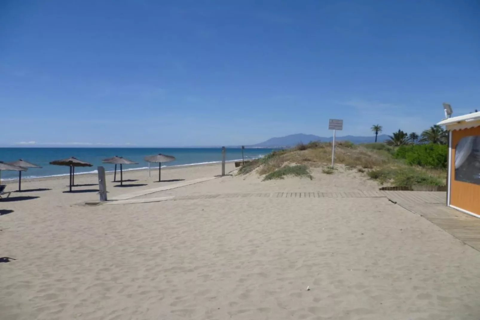 Apartment only 80 Meters from the Beach - Zones été à 1 km