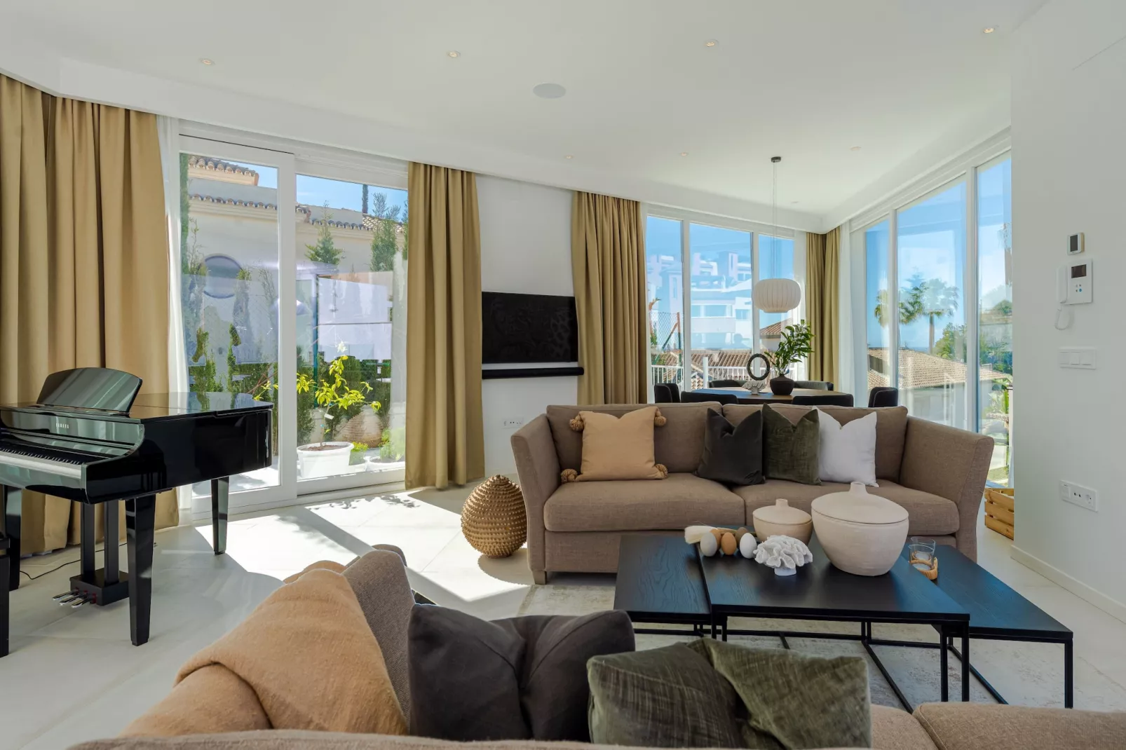 Unique & Luxurious Villa with Heated Pool! - Living room