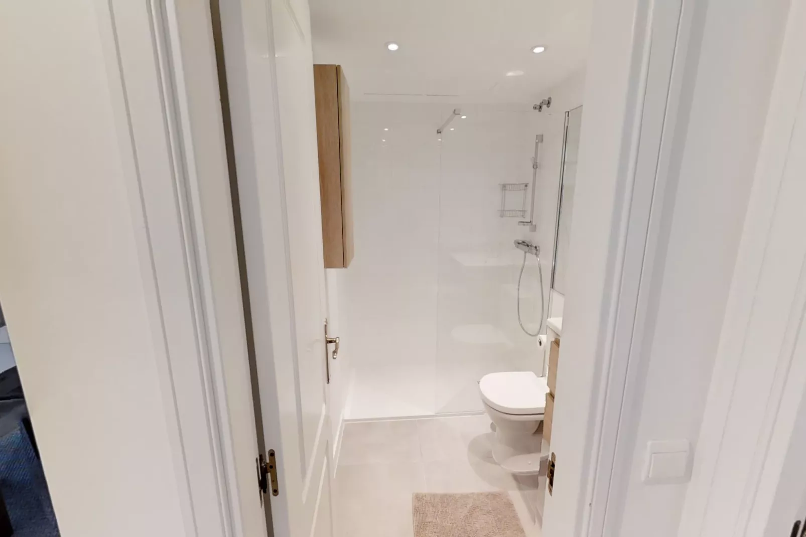 Modern Gated Apartment near Beach & Puerto Banus - Badezimmer