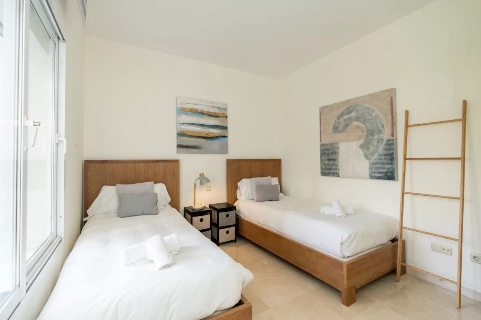 Charming 2-Bed Retreat Alcazaba Lagoon (304) - Chambre