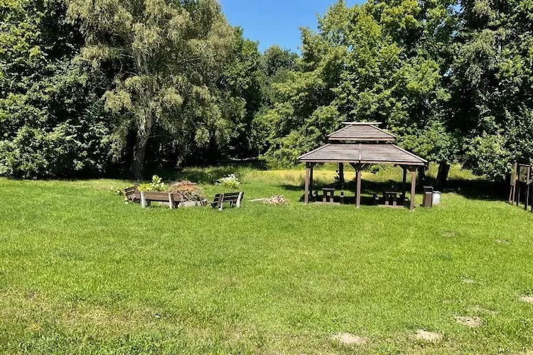 Dom wakacyjny w Dębinie dla max 5 osób - Jardins en été