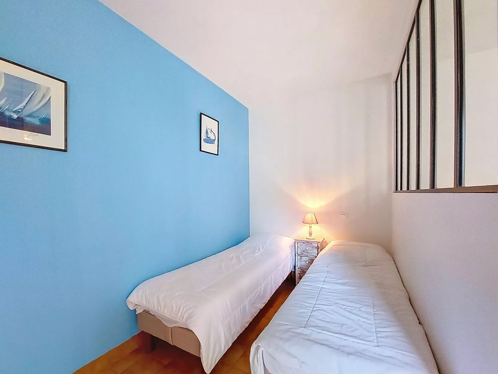 Les Ecureuils - Inside