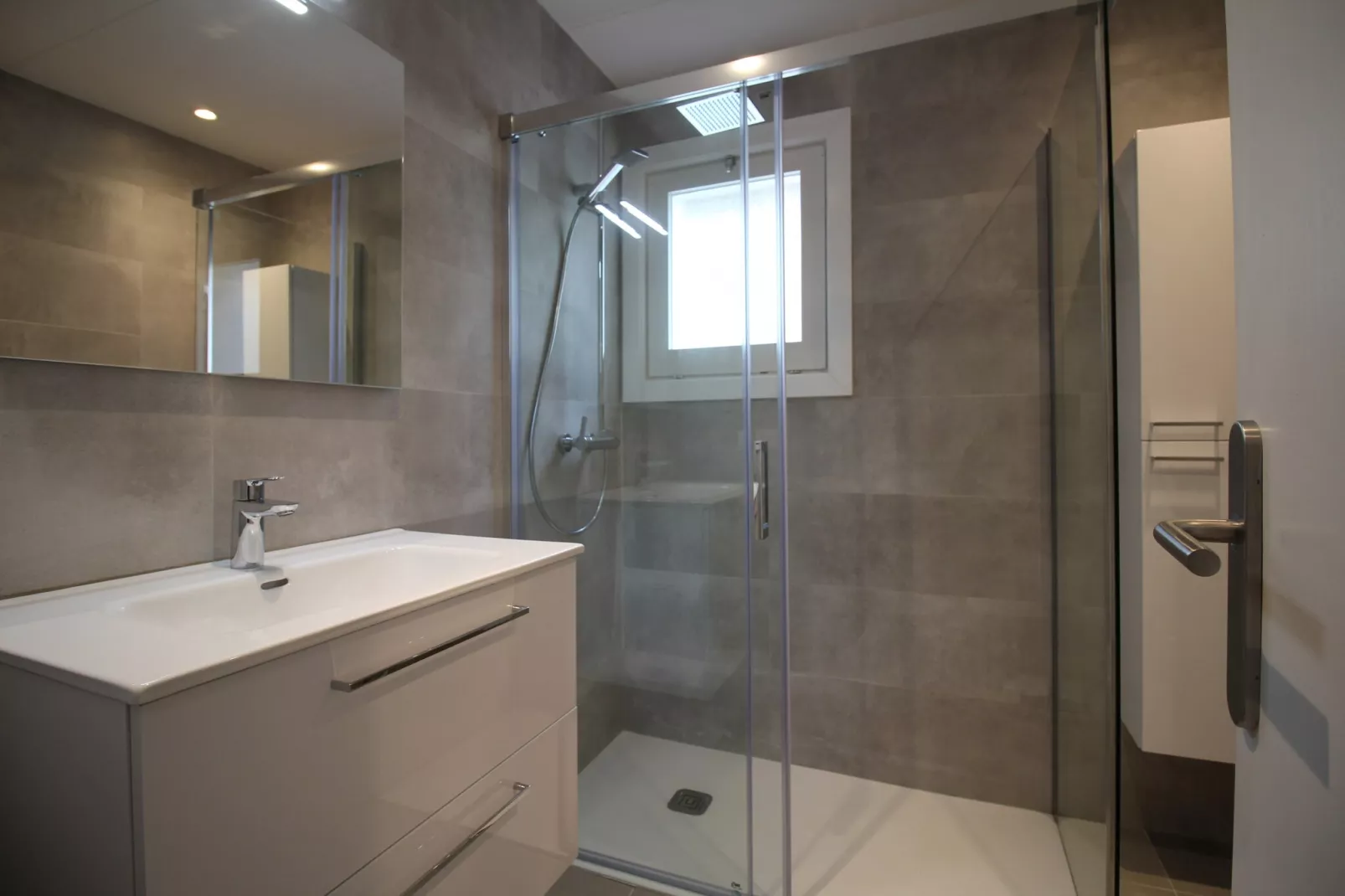 0024-BAHIA 67 C - Badezimmer