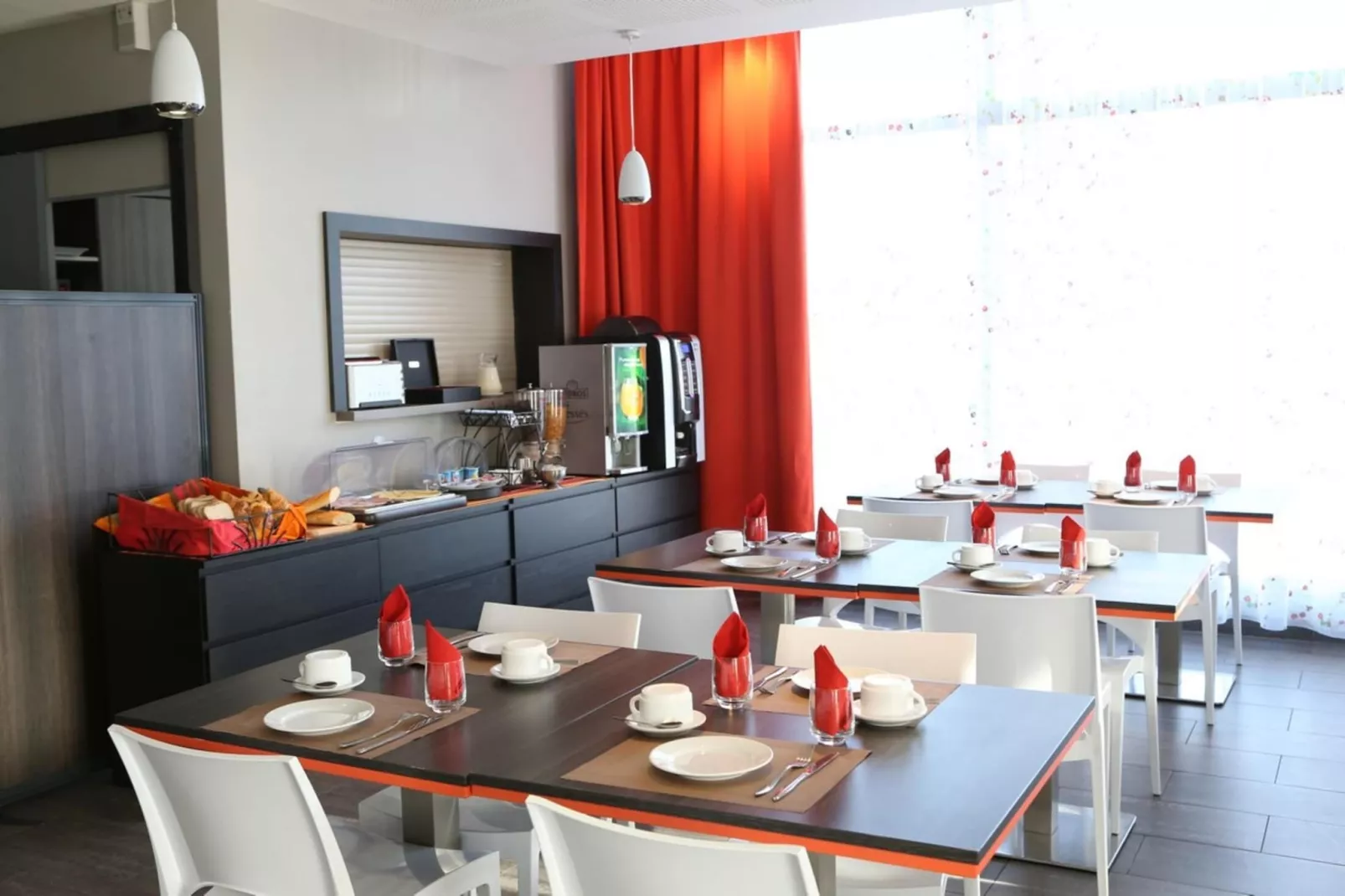 Adonis Paris Double Studio - Parkeinrichtungen