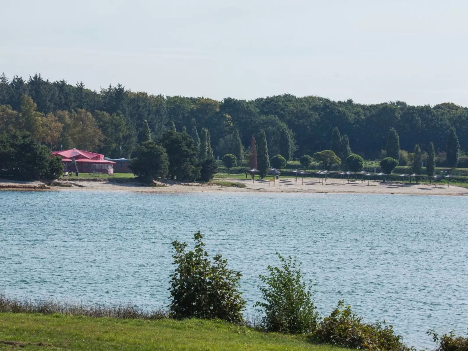 Mit atemberaubendem Blick auf den See - Draußen
