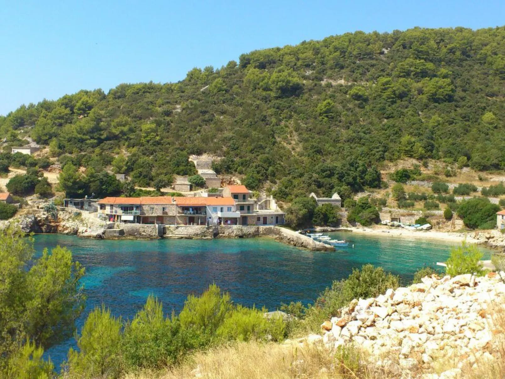 Weißes Haus Robinson mit BBQ und Terrasse - Image-tags.info