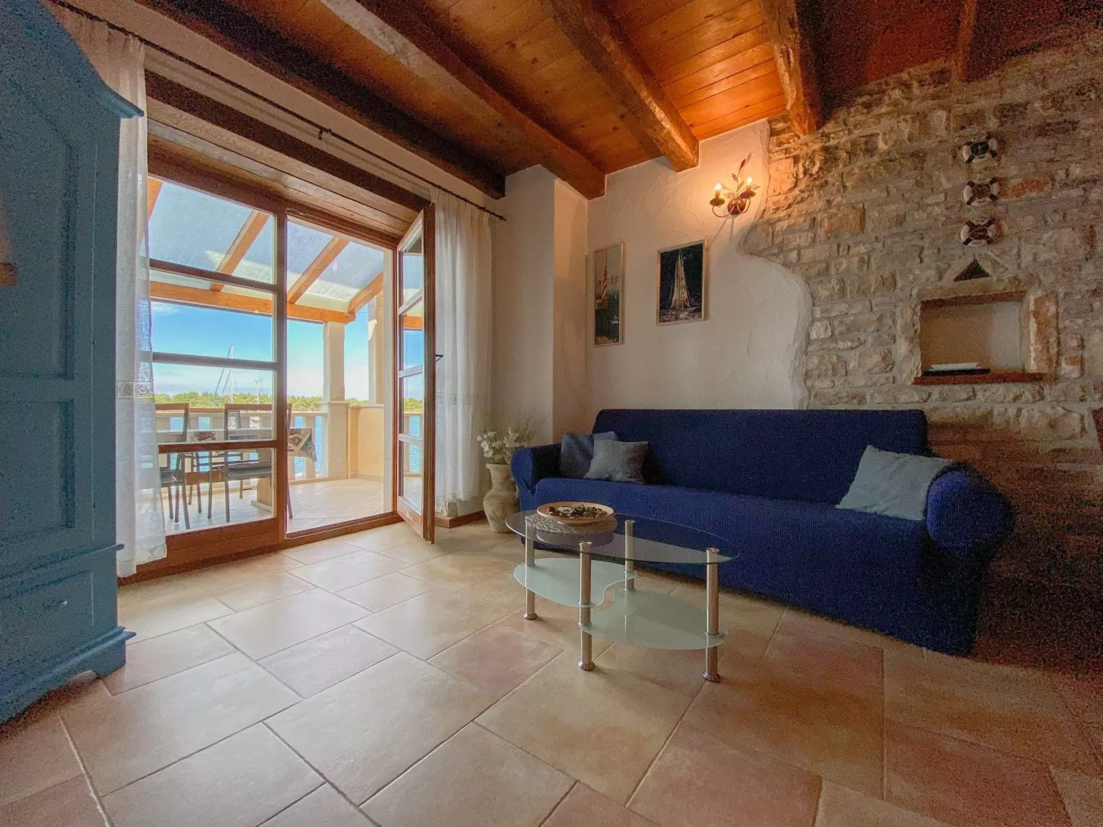 Für 4 Personen ca. 30 m&sup2; in Novigrad, Adriaküste Kroatien (Westküste von I - Inside