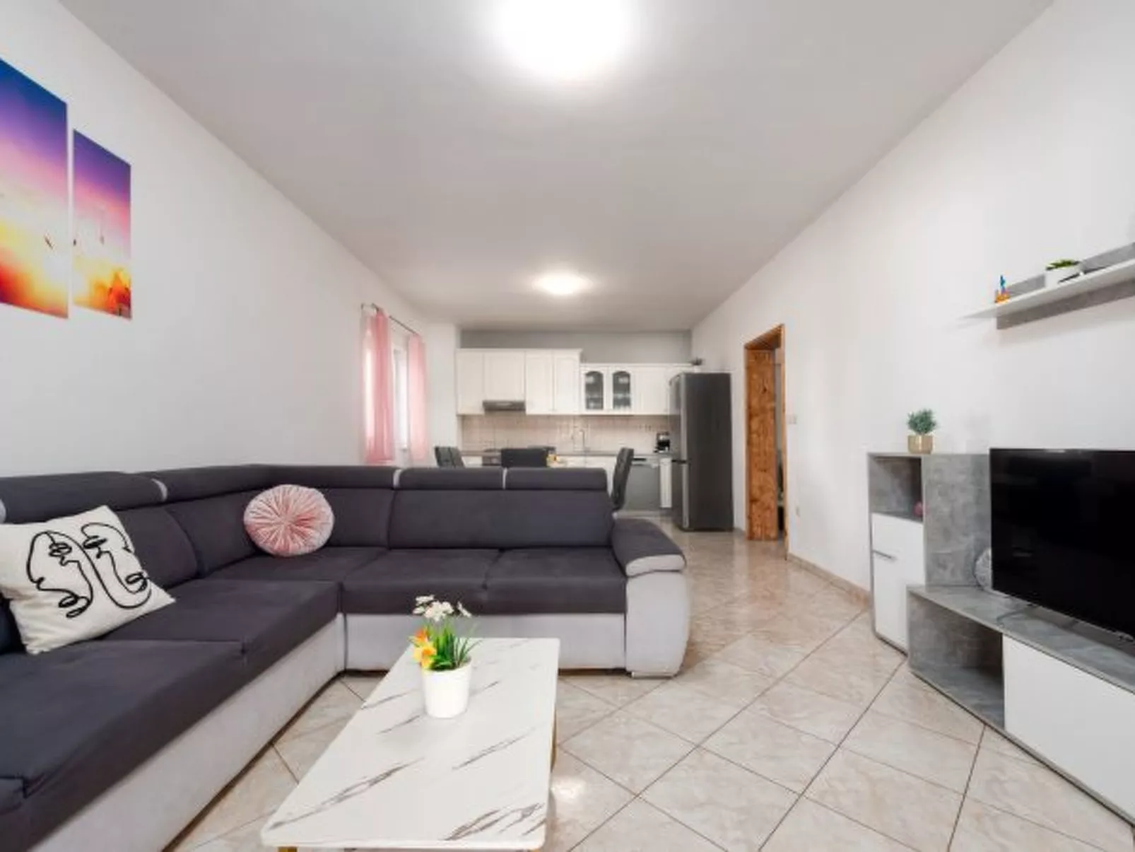 Holiday House Laetitia with pool - Image-tags.info