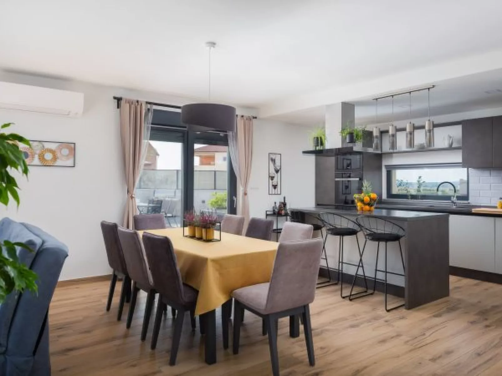 Villa Lacus in Vrana with pool - Image-tags.info